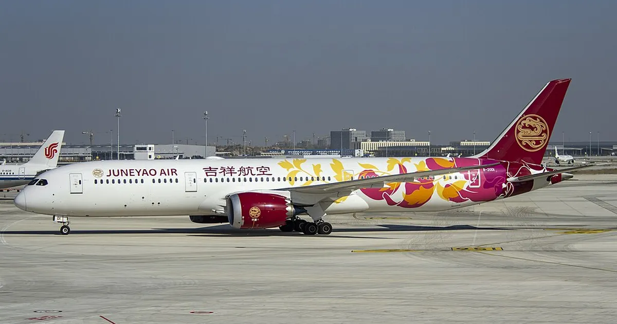 Helsingi lennuväljal sõitis reisilennuk otsa seadeldisele