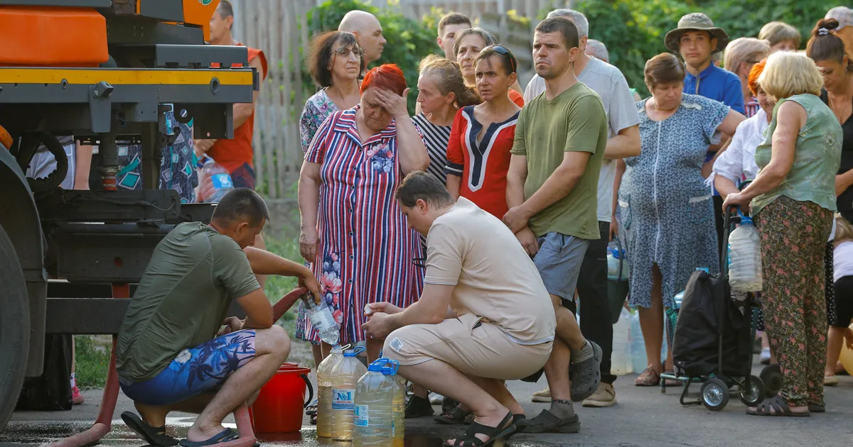 RUSSKI MIR ⟩ Okupeeritud Donetski lapsed: «Onu Putin, me unistame veest!»