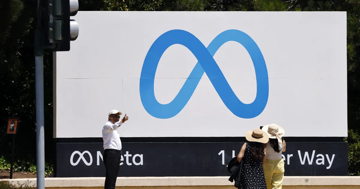 VÕIGAS ⟩ Facebooki häbiplekk: mehed jagasid salaja intiimfotosid oma naistest