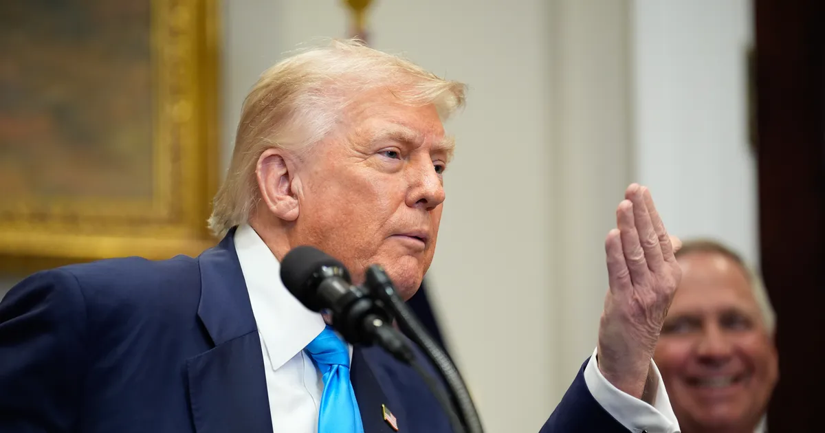 Trump: öelge läbikukkunud ekspresident Medvedevile, et ta valiks oma sõnu