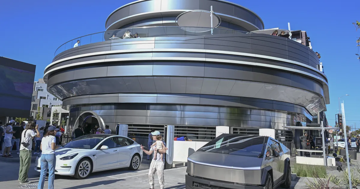 Elon Muski burgerirestoran vallandas pahameelelaine: kohale valgusid protestijad ja tigedad naabrid