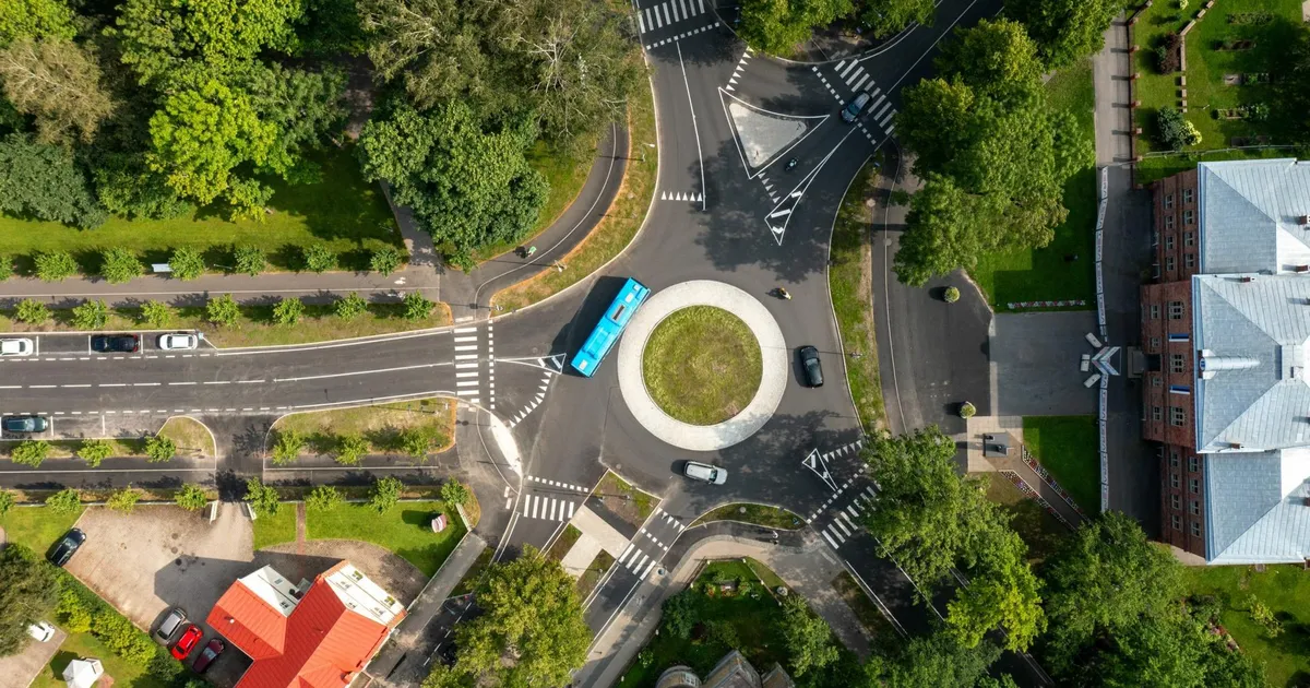 GALERII ⟩ Valmisid Vanapargi tänava lõik ja Kuninga kooli ristmik