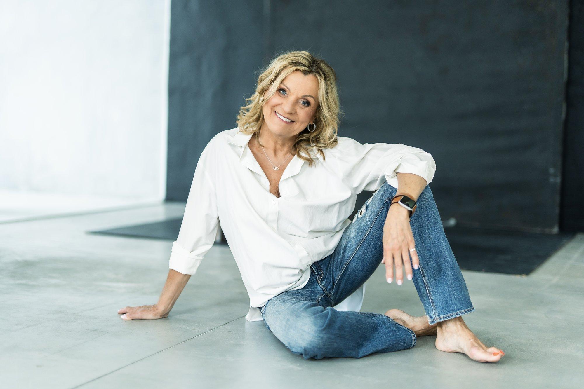 Anne Veesaar meenutas puusavahetusoperatsiooni: opilaual lebades polnud enam millegi üle närveerida