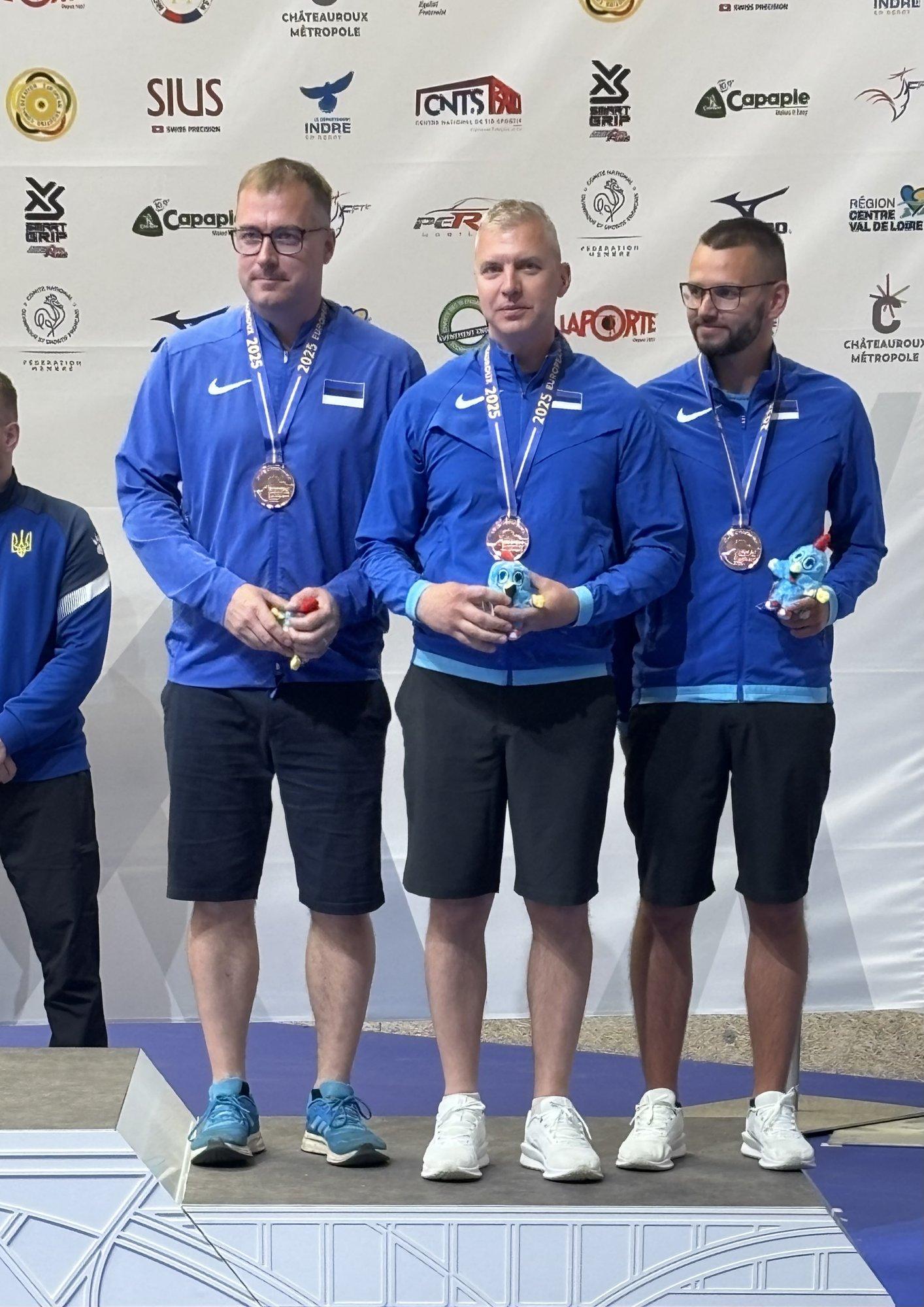 Euroopa rekordi püstitanud Eesti püstolimeeskond sai EM-il kolmanda koha