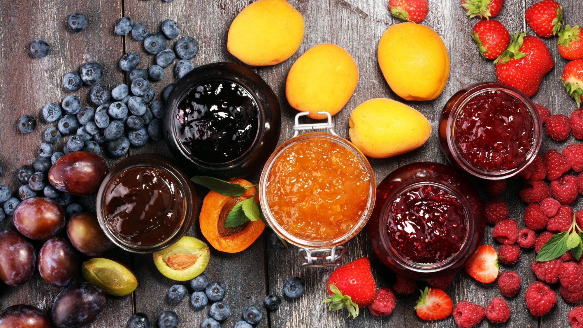 Miks mõni hoidis läheb hallitama või hakkab käärima? Kas moosist hallitus välja urgitseda ja moosi edasi süüa on mõistlik?