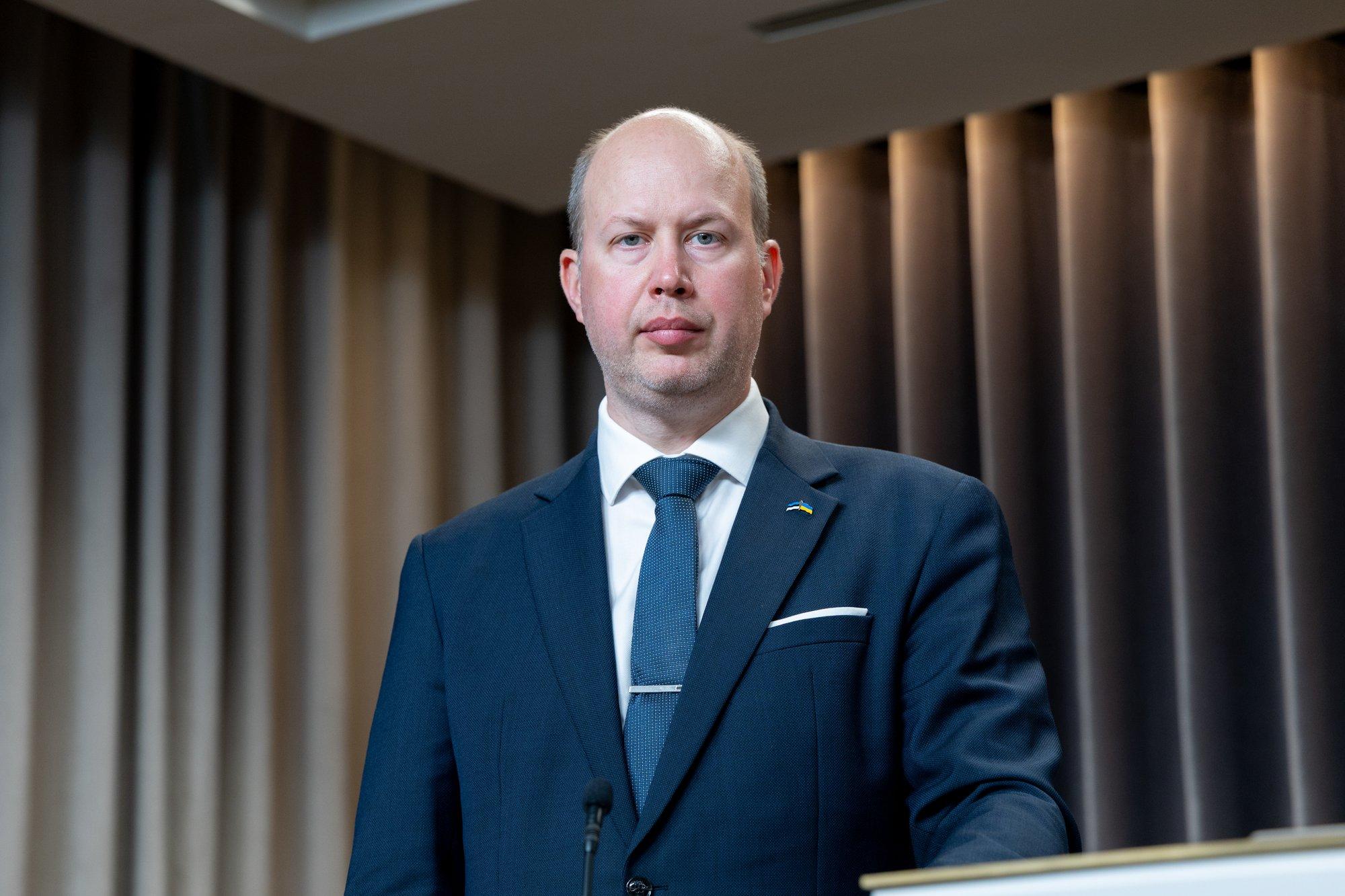 Ministeerium muutis viibimiskeelu eelnõu, rahvakogunemiste osa võetakse välja