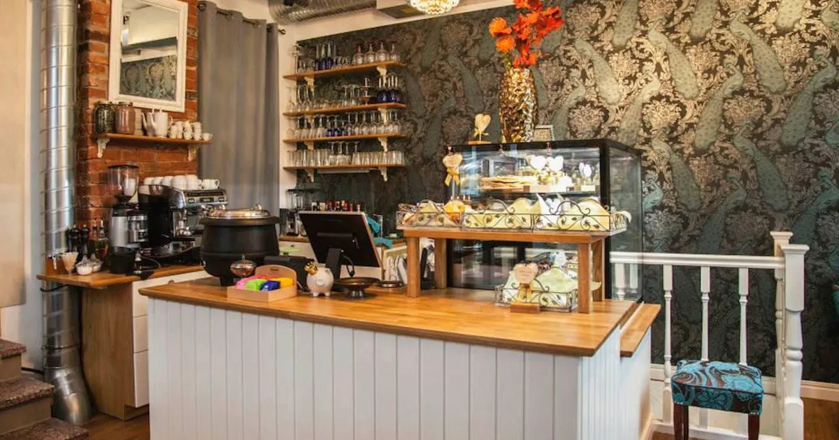 «Nagu kaasaegne kunst!» Pealinna kohviku omapärane lihapirukas pakub ühismeedias hämmingut ja nalja