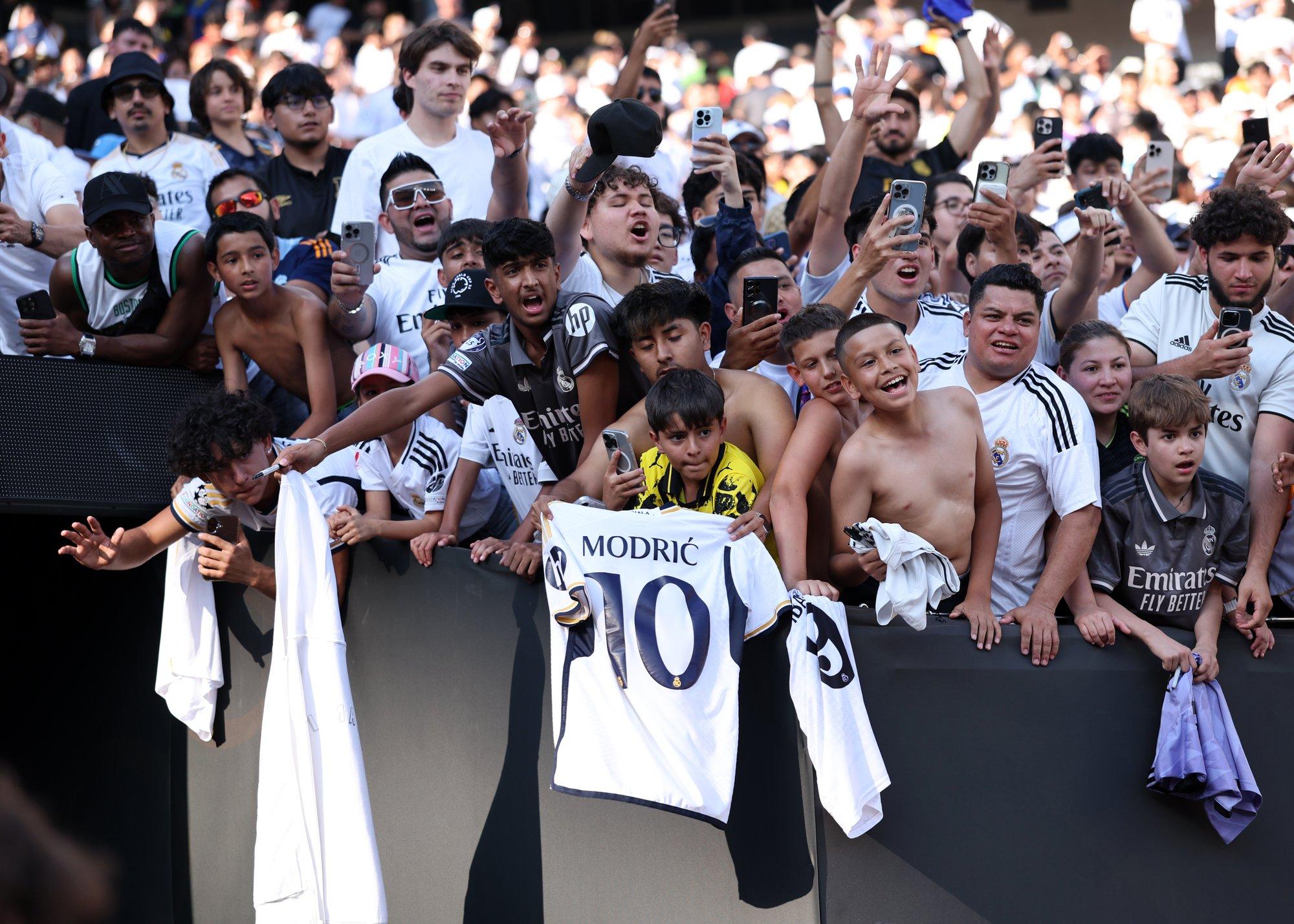 1,5 dollari eest mängu vaatama! FIFA langetas klubide MM-i poolfinaalide piletihindu drastiliselt