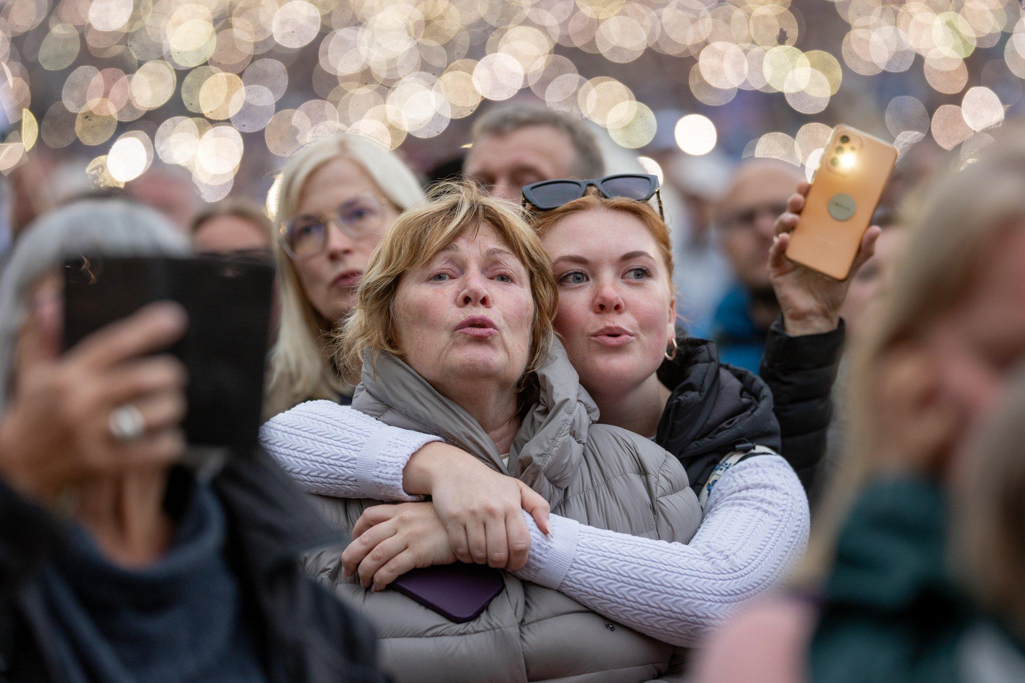 VIDEO | Ela laulupeo ilusaimad hetked uuesti läbi! Vaata videost „Ta lendab mesipuu poole“