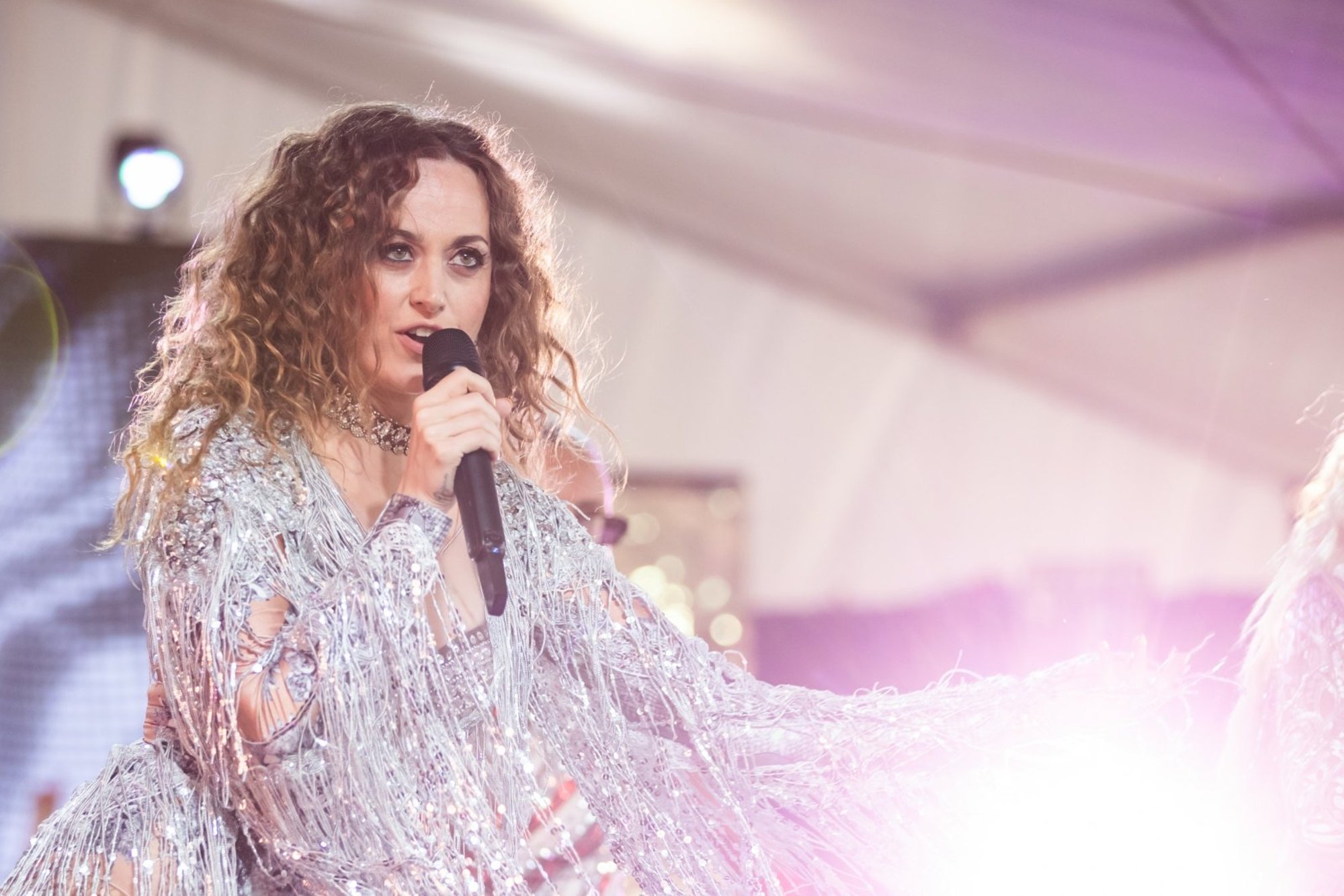 KLÕPS | Nunnud turteltuvid! Teele Viira kaisutas sünnipäevapeol oma uue kallimaga