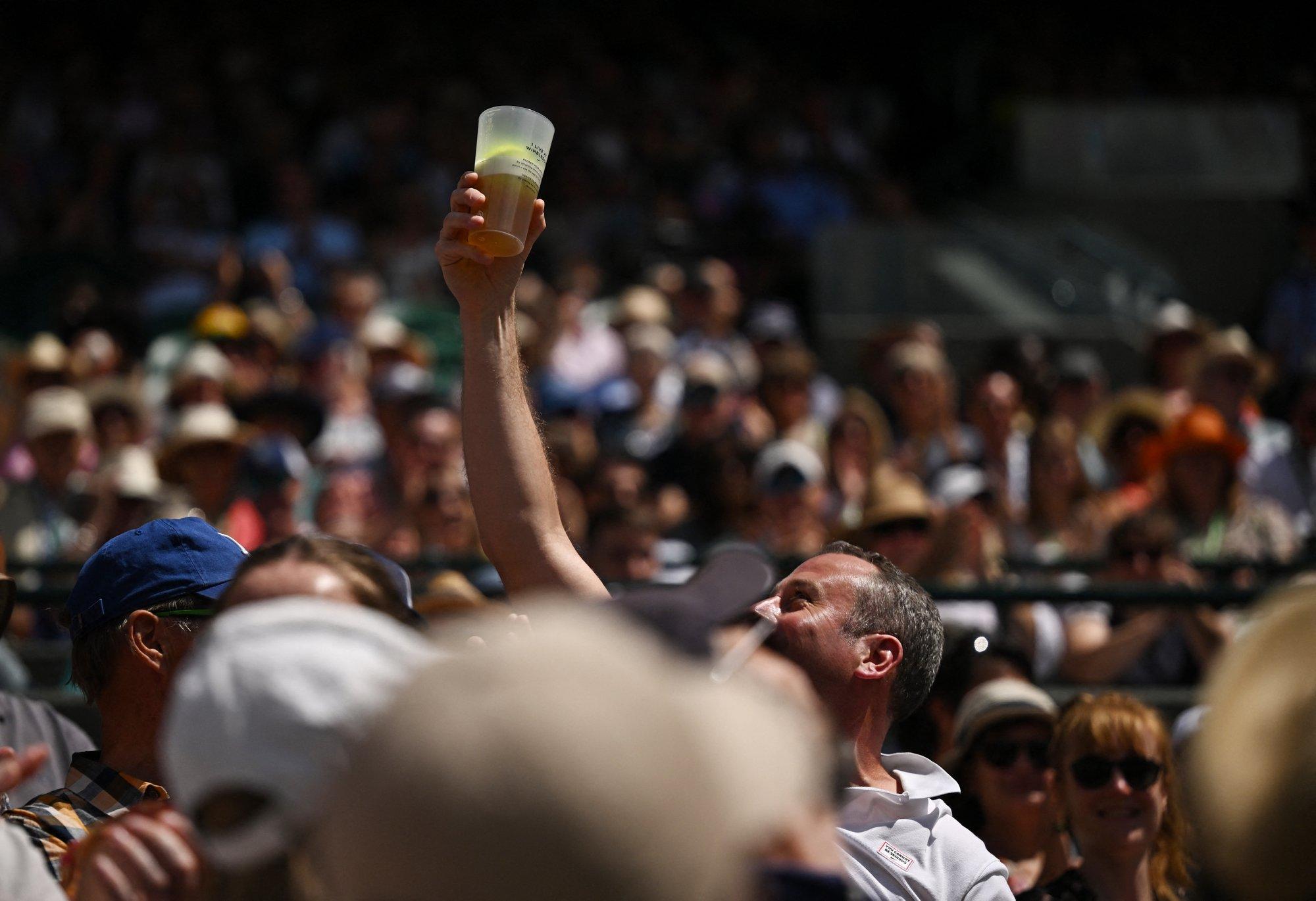 „See on puhas ahnus.“ Wimbledoni õllehinnad ajavad inglased marru