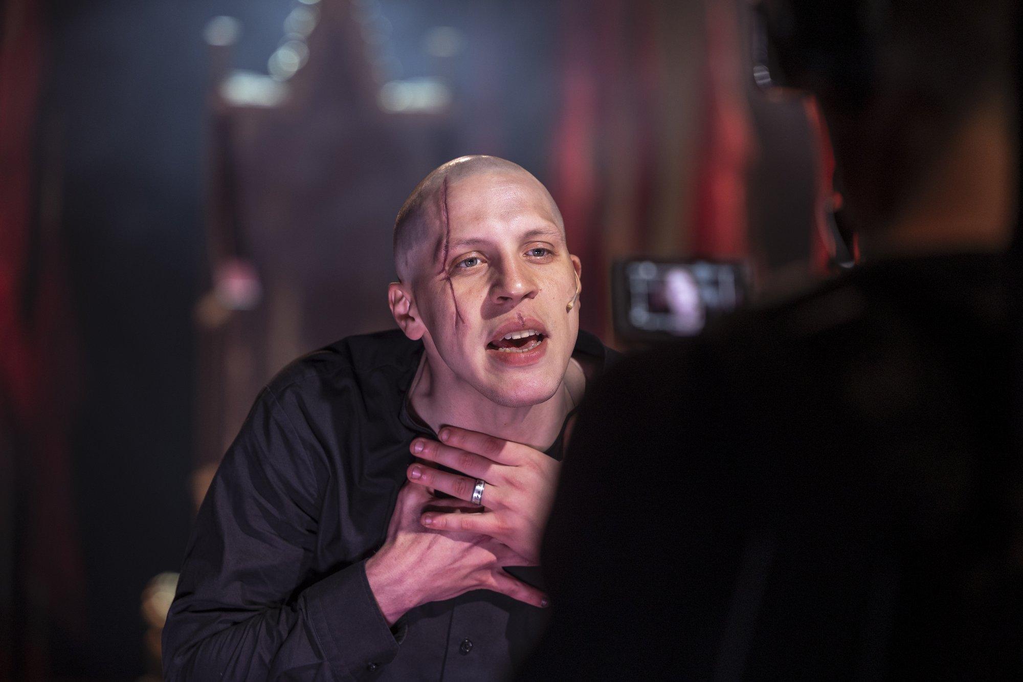 ARVUSTUS | Andrei Hvostov: „Richard III“ näitab absoluutset kurjust ja teeb vaataja toimuvas kaasosaliseks