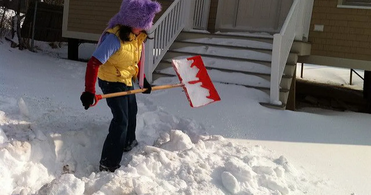 AJALOOLINE OTSUS ⟩ Tallinna kinnistuomanikud ei pea enam kõnniteedelt lund rookima