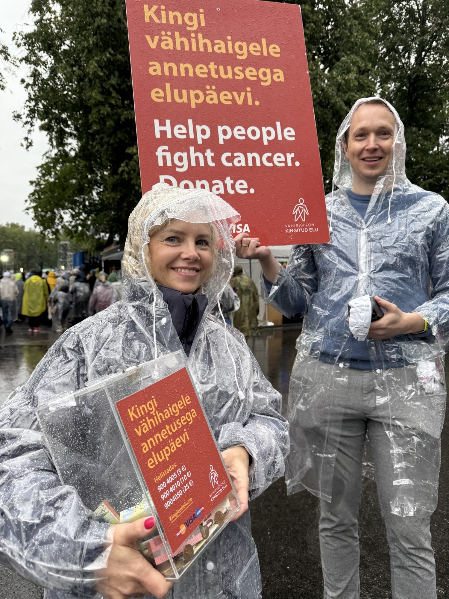 Inimesed olid lahked! Vähiravifond kogus laulu- ja tantsupeolt 27 500 eurot annetusi