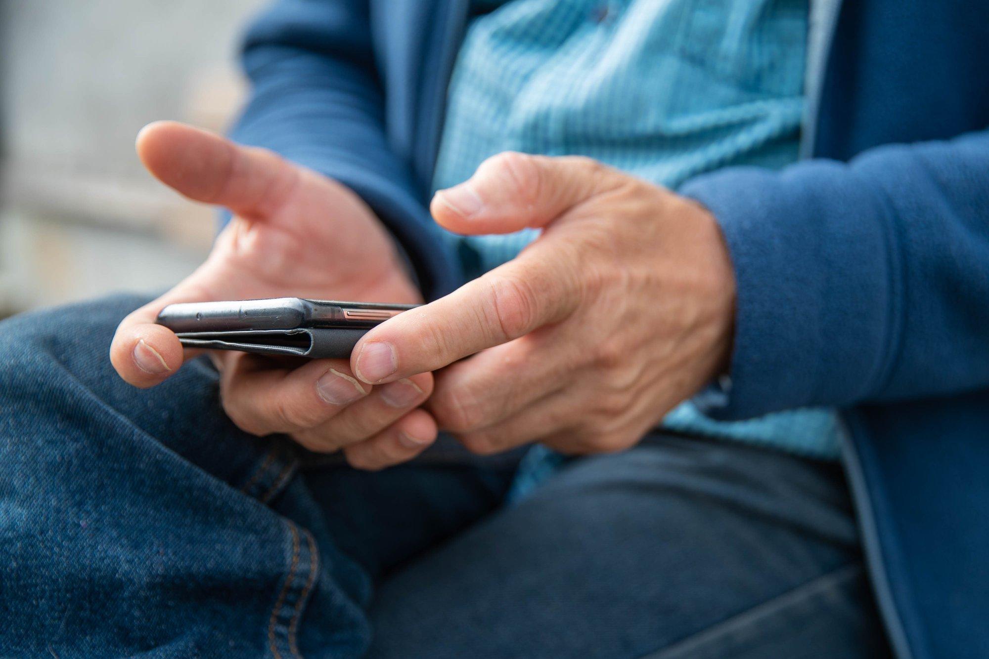 Üleilmne suur uuring: liiga varajane nutitelefoni kasutamine paneb lapse vaimse tervise ohtu