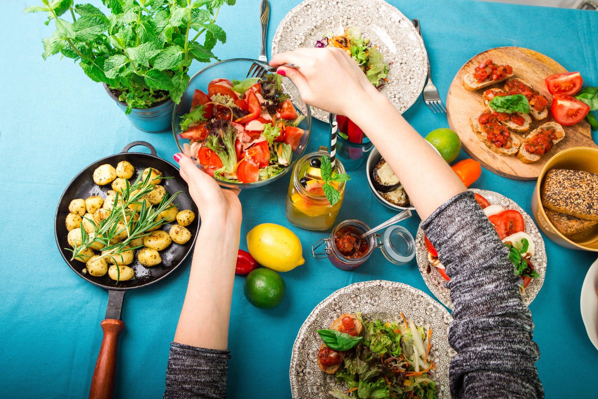 Kuus väiksemat einet või kolm suurt? Teadlased selgitavad, mitu korda päevas süüa, et kaotada kaalu ja peletada väsimust