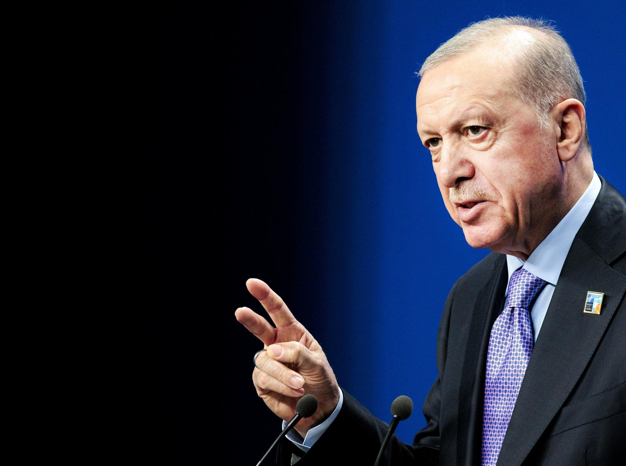 Erdoğan püüab kutsuda Trumpi ja Putinit Istanbuli läbirääkimistele