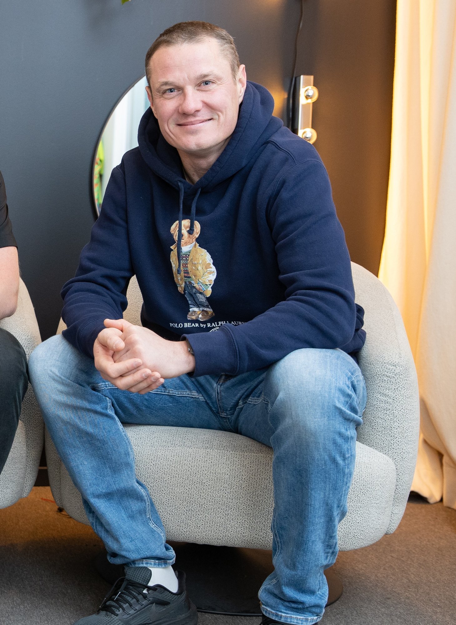 Andres Oper kihlus, kuid jääb ilusa sündmuse osas napisõnaliseks