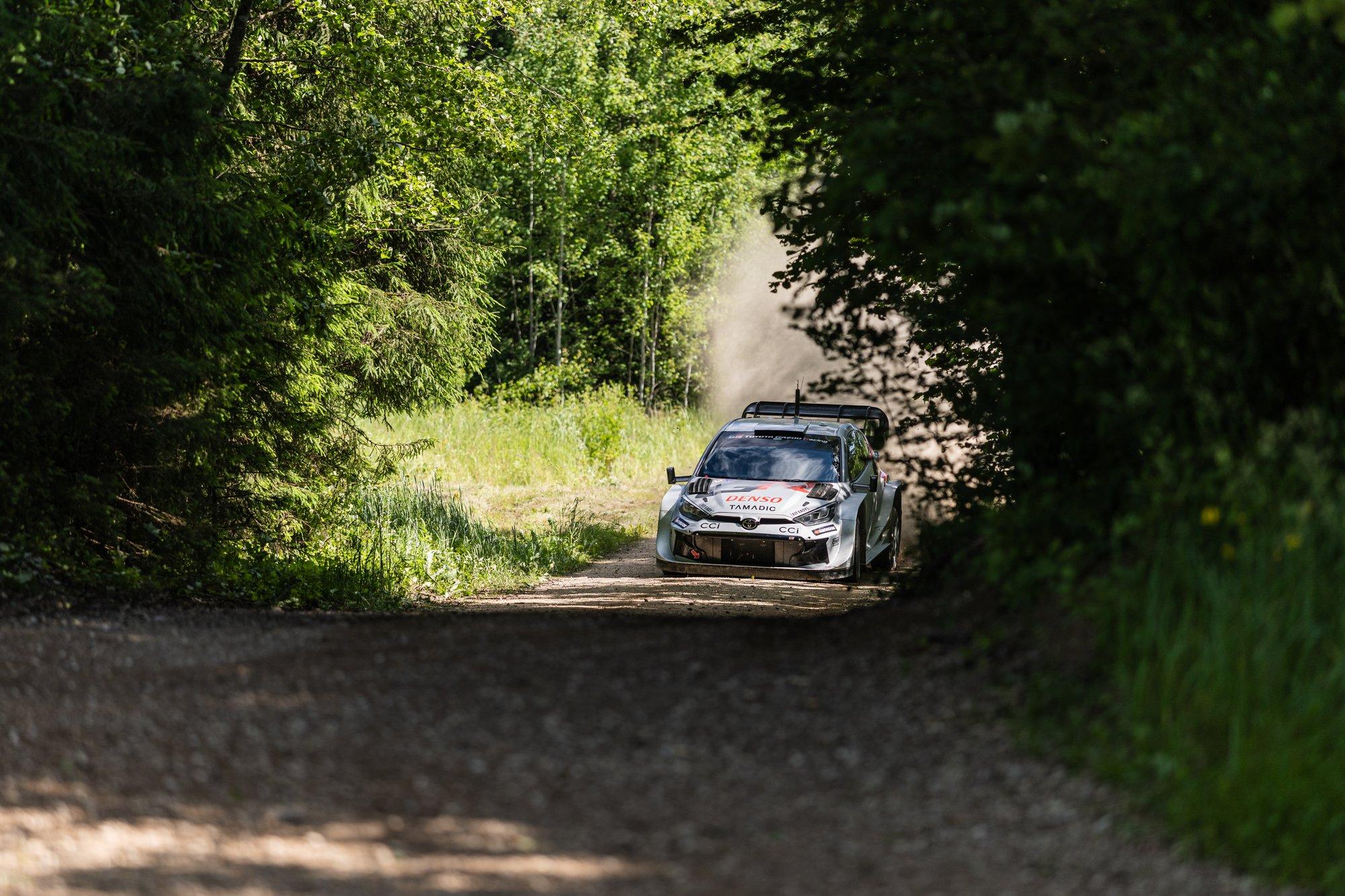 Rally Estonia ettevalmistused sujuvad tormi kiuste. „Kõik teed viivad punktist A punkti B väga hästi“