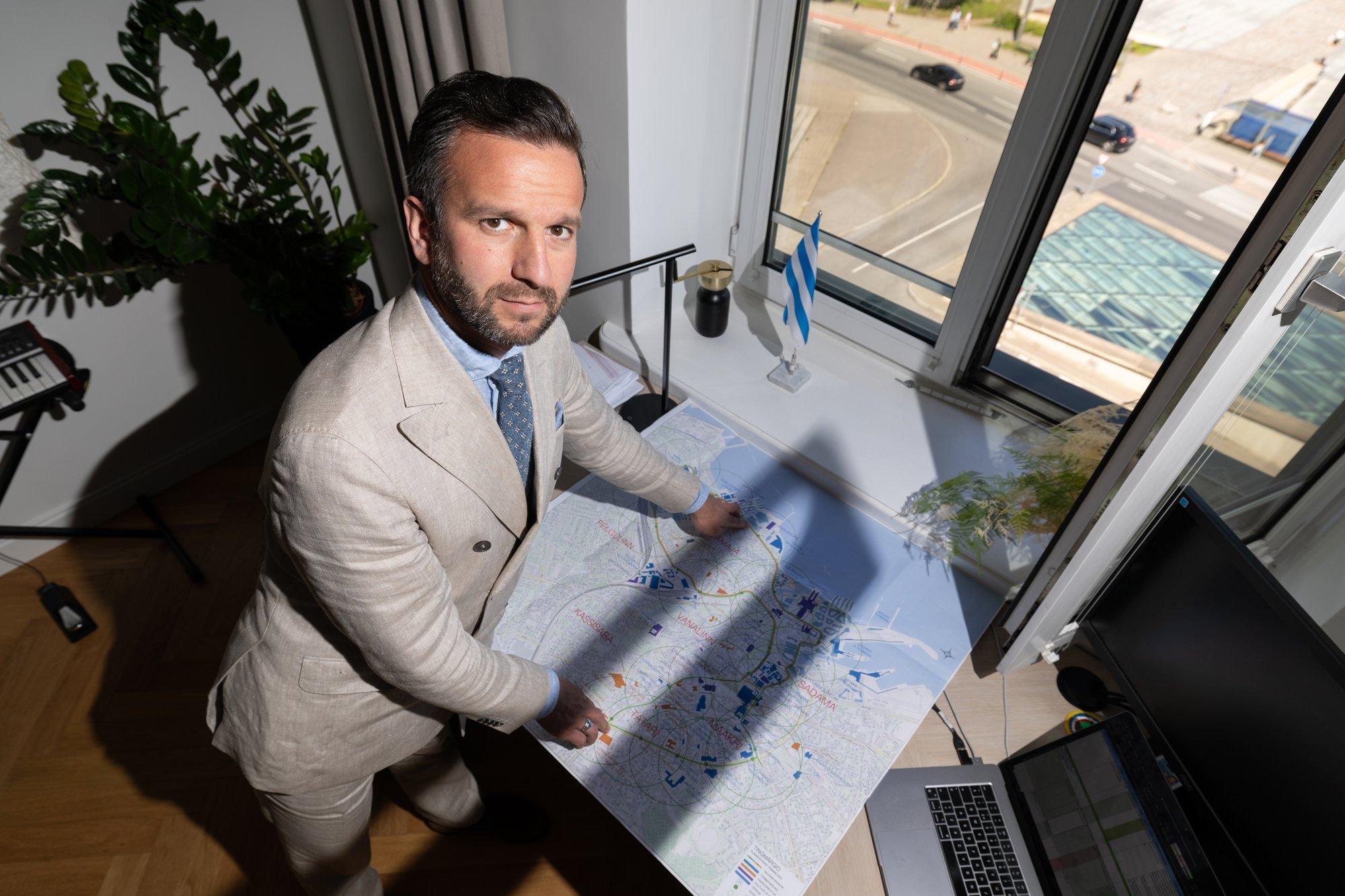 EKRE ja Keskerakond umbusaldavad linnavolikogus Pärtel-Peeter Peret