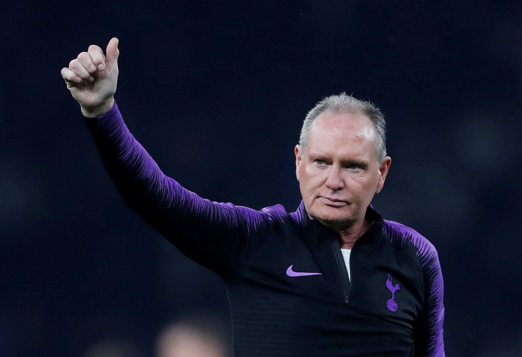 Inglismaa jalgpallilegend viidi kiirabiga haiglasse