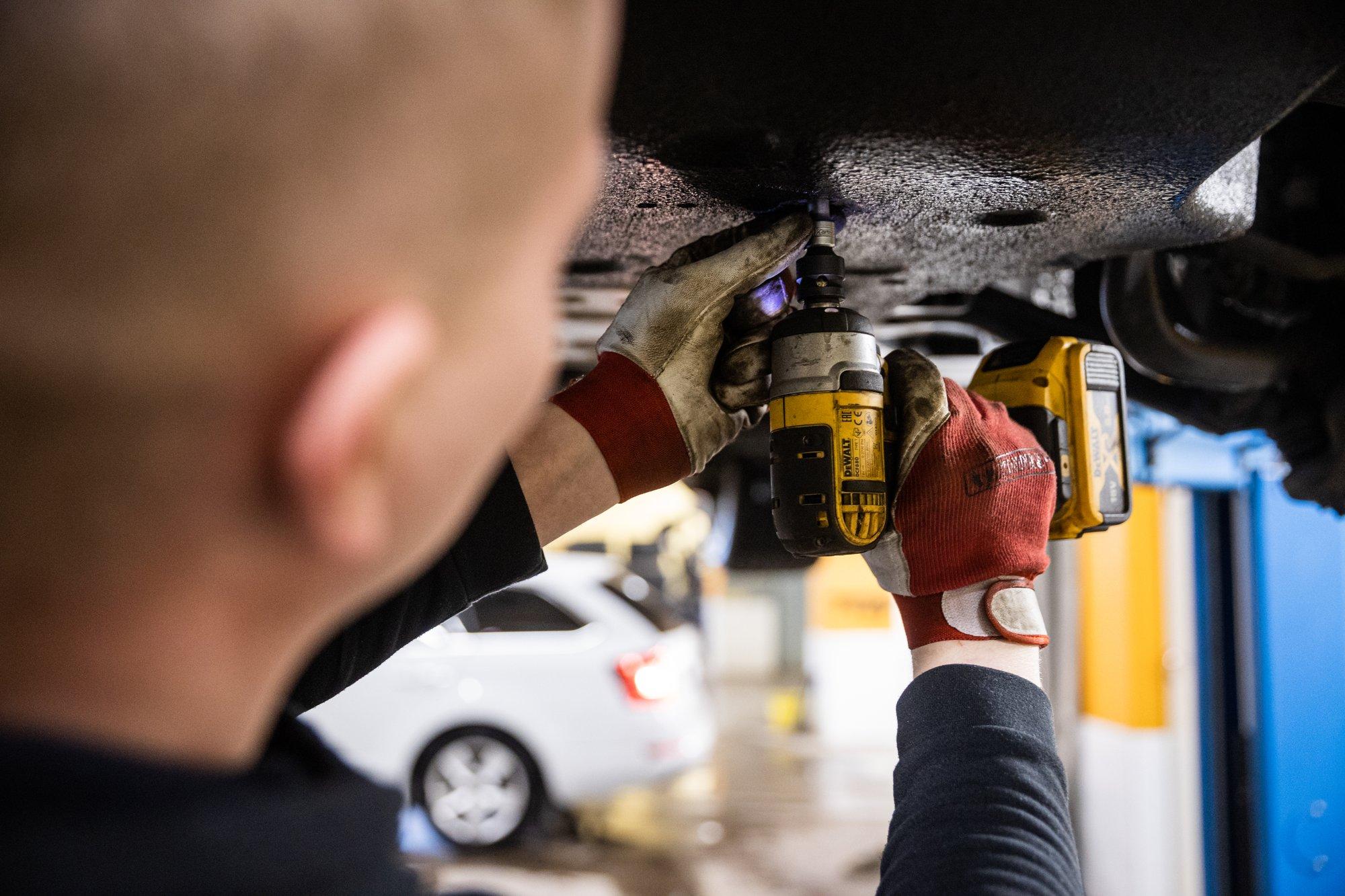 Autoekspert hoiatab: edasilükatud autohooldus võib kaasa tuua ootamatuid ja suuri väljaminekuid