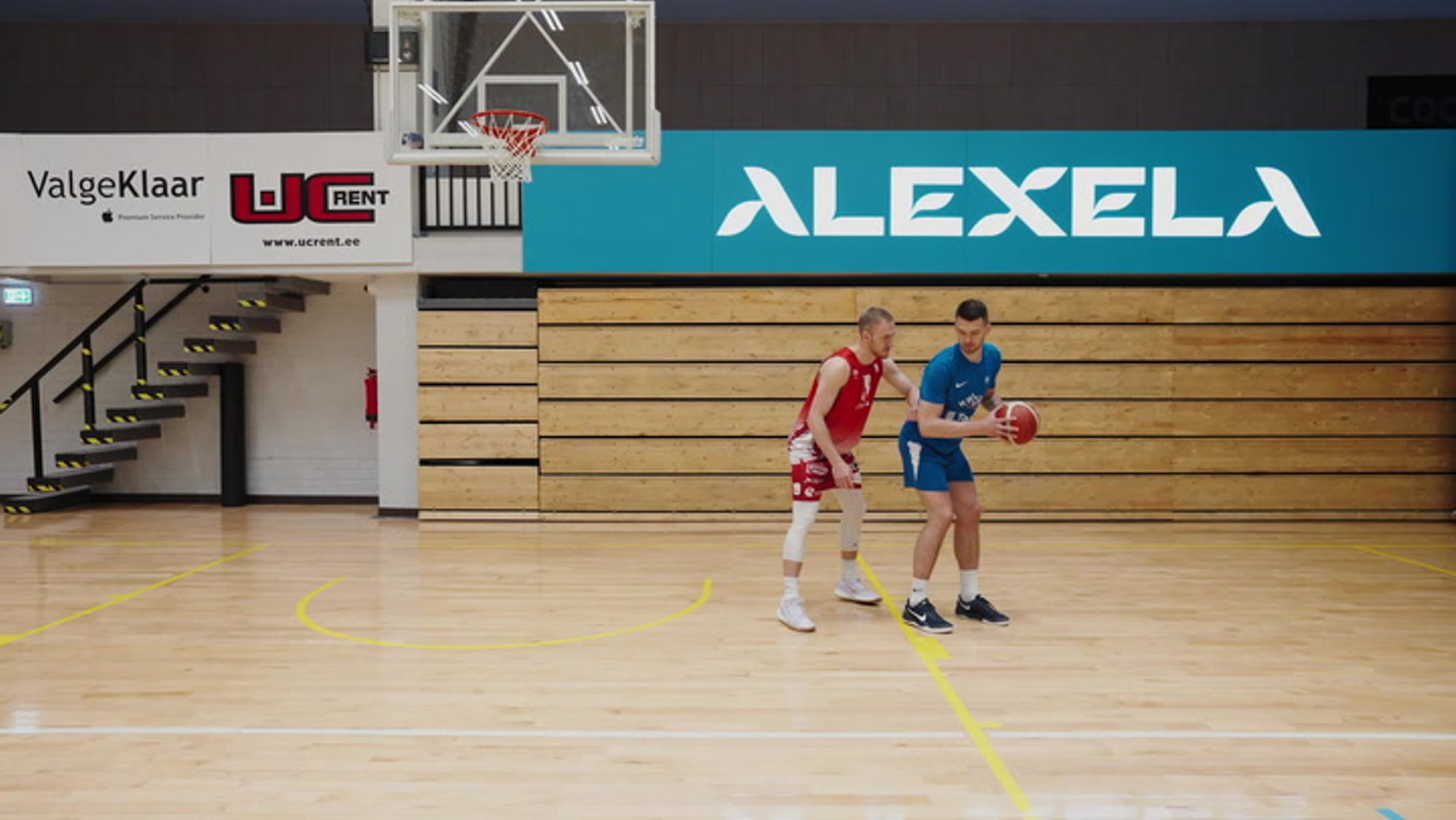 DELFI VIDEO | „Pall ei valeta“ korvpallikool. Niits, Post ja Hermet näitavad, millised on parimad võtted üks-ühe vastu ründemängus