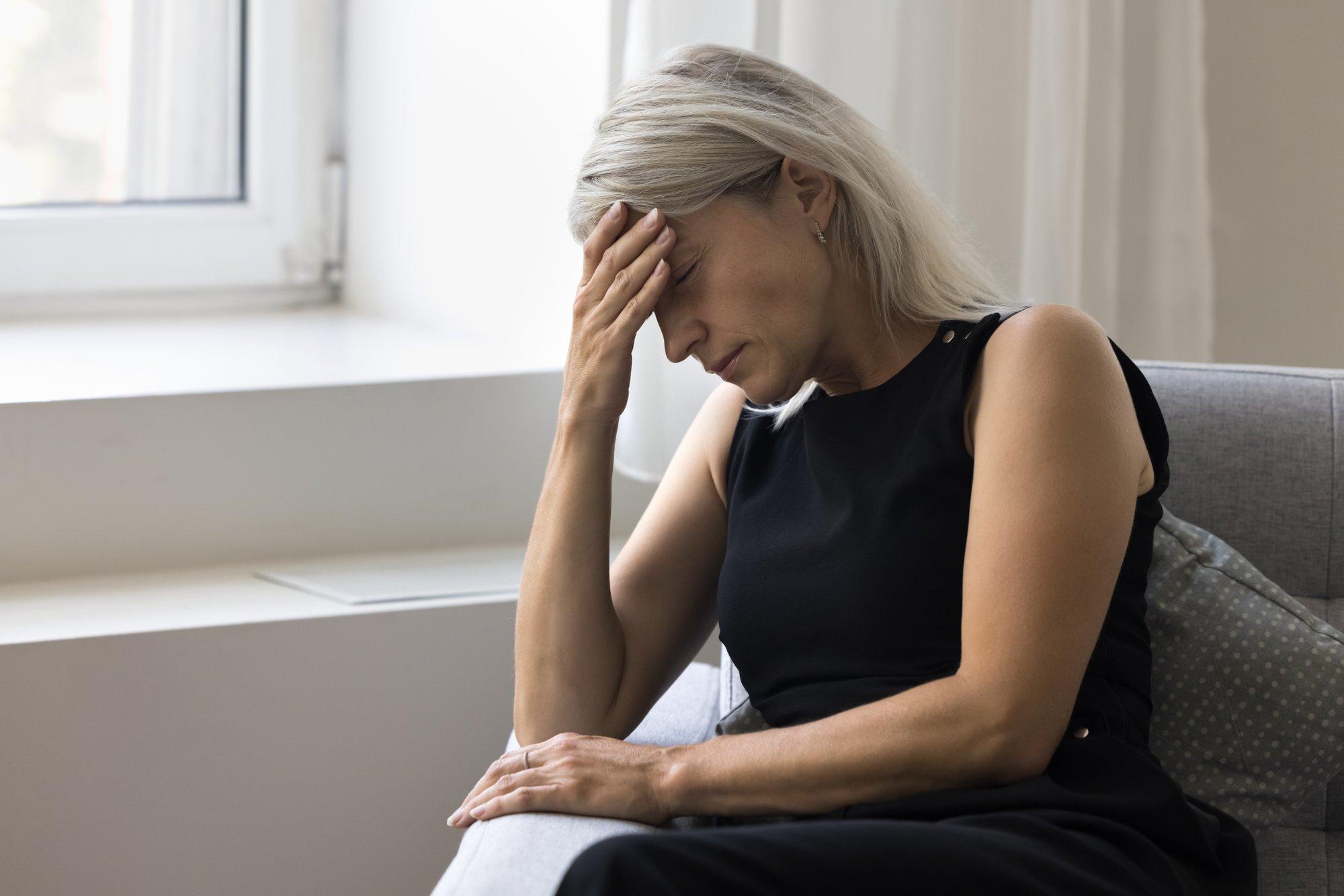 „Kui mina enam ei jaksa, mis siis emast saab?“ Suur hoolduskoormus on viinud tütre murdumise äärele