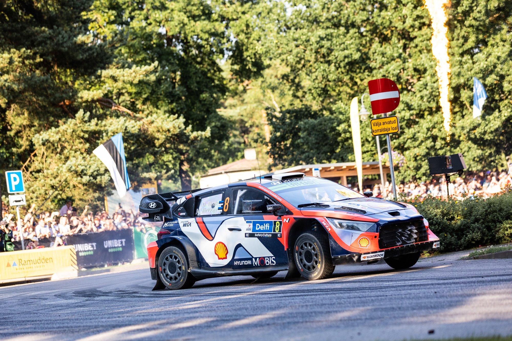 VIDEO | Armas üllatus: Ott Tänakut intervjueeris RallyTV otse-eetris tema enda poeg