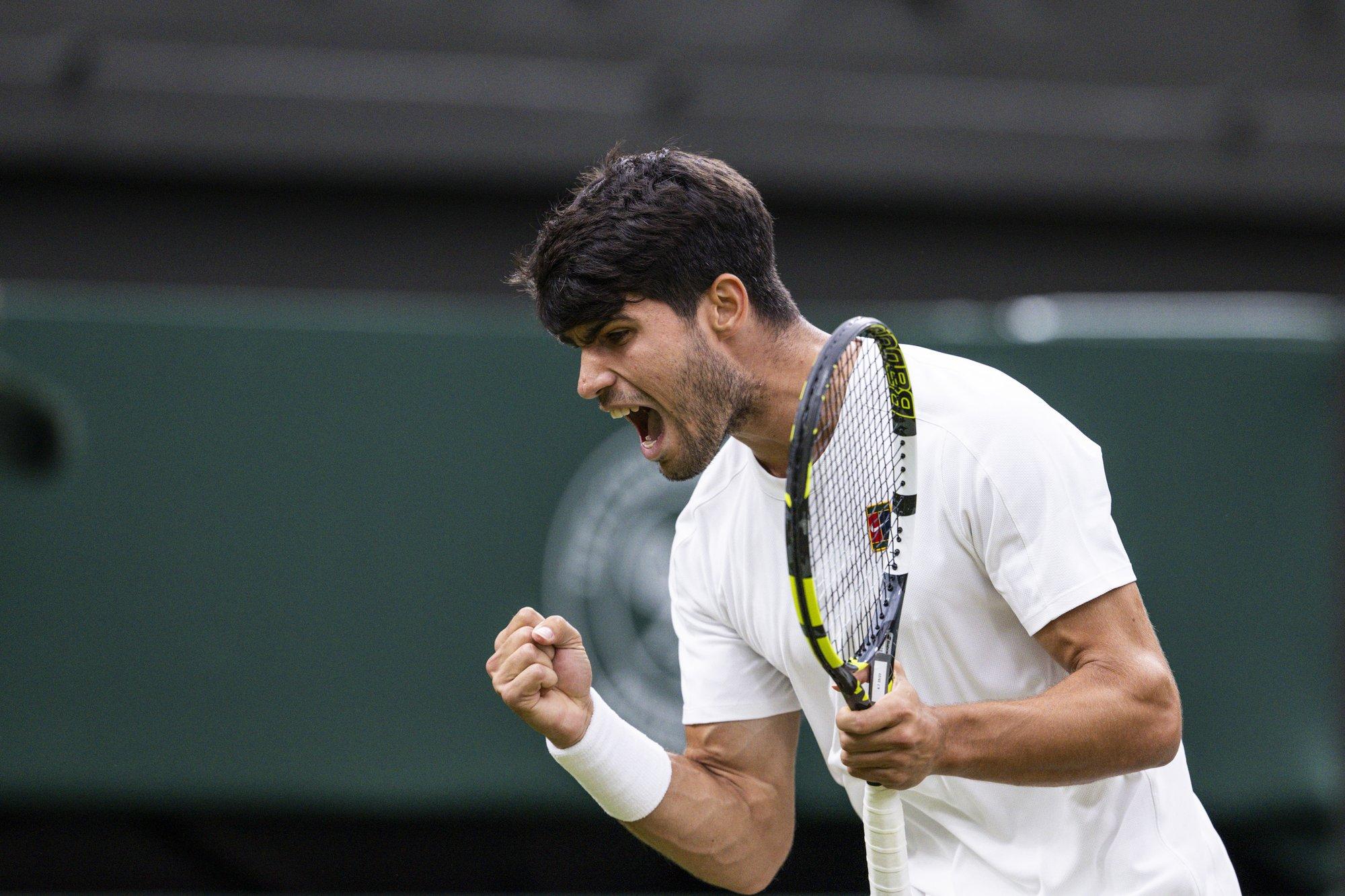 Tiitlikaitsja Alcaraz vajas veerandfinaali jõudmiseks nelja setti