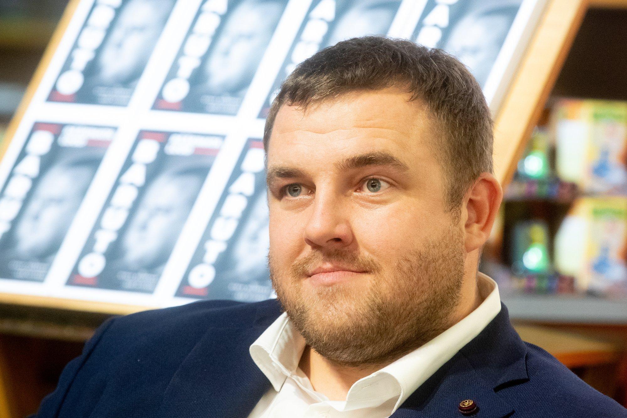 Võistlustulle naasnud Baruto tegi Jaapanis kikkpoksidebüüdi, kuid pidi vastu võtma kaotuse