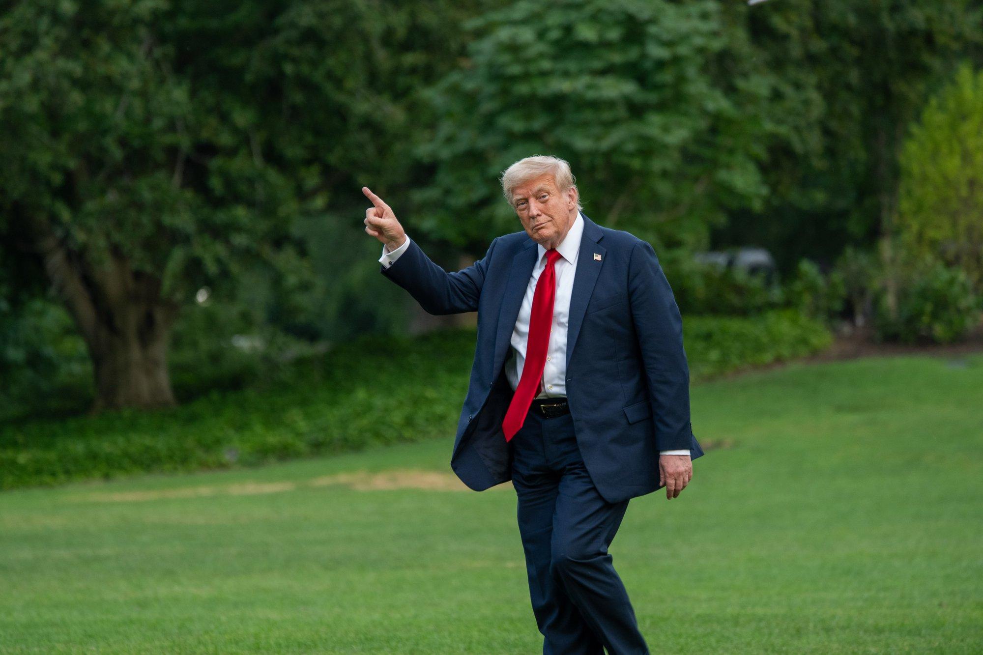 VIDEO | 24 tunnist sai 50 päeva. Jälgi, kuidas Trumpi jutt Ukraina „rahuprotsessist“ aja jooksul muutus