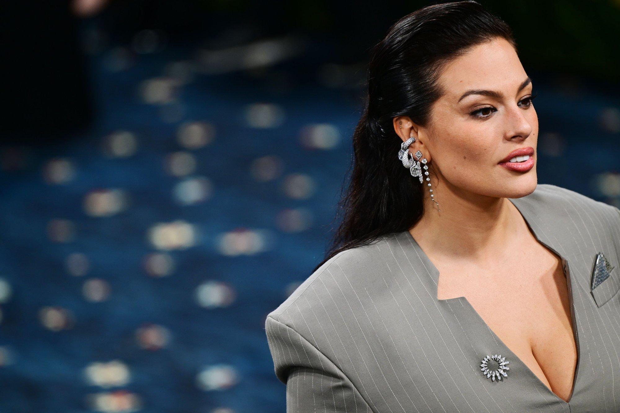 MOERUBRIIK | Lugeja küsib: milliseid riideid kanda suurema rinnapartii puhul?