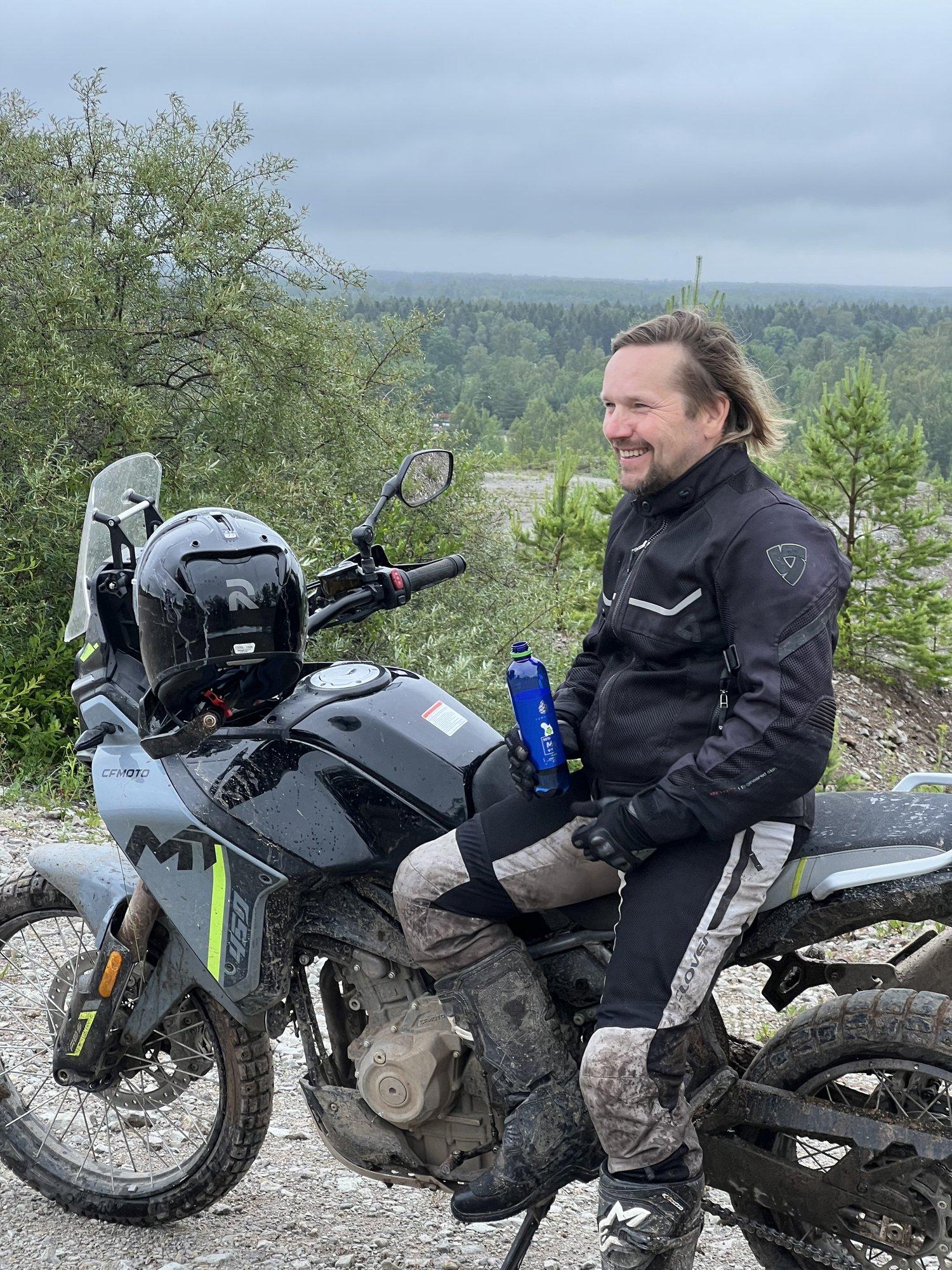 „Paar korda käisin kõhuli ka.“ Jaagup Kreem meenutas mootorrattaga Aidu karjääri mudamülgaste vahel sõitmist