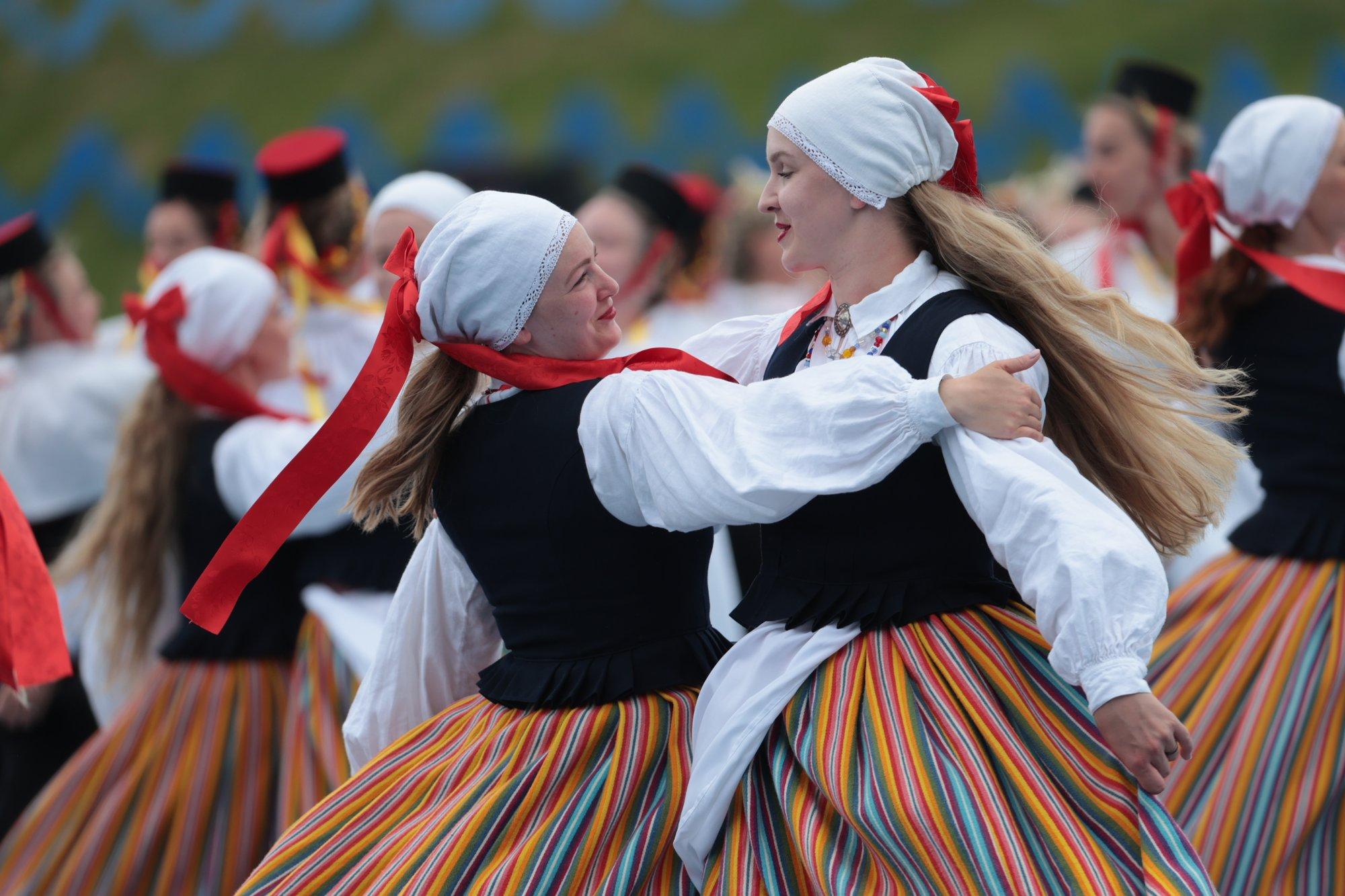 FOTOD | Pildinoppeid tantsupeo peaproov-etenduselt