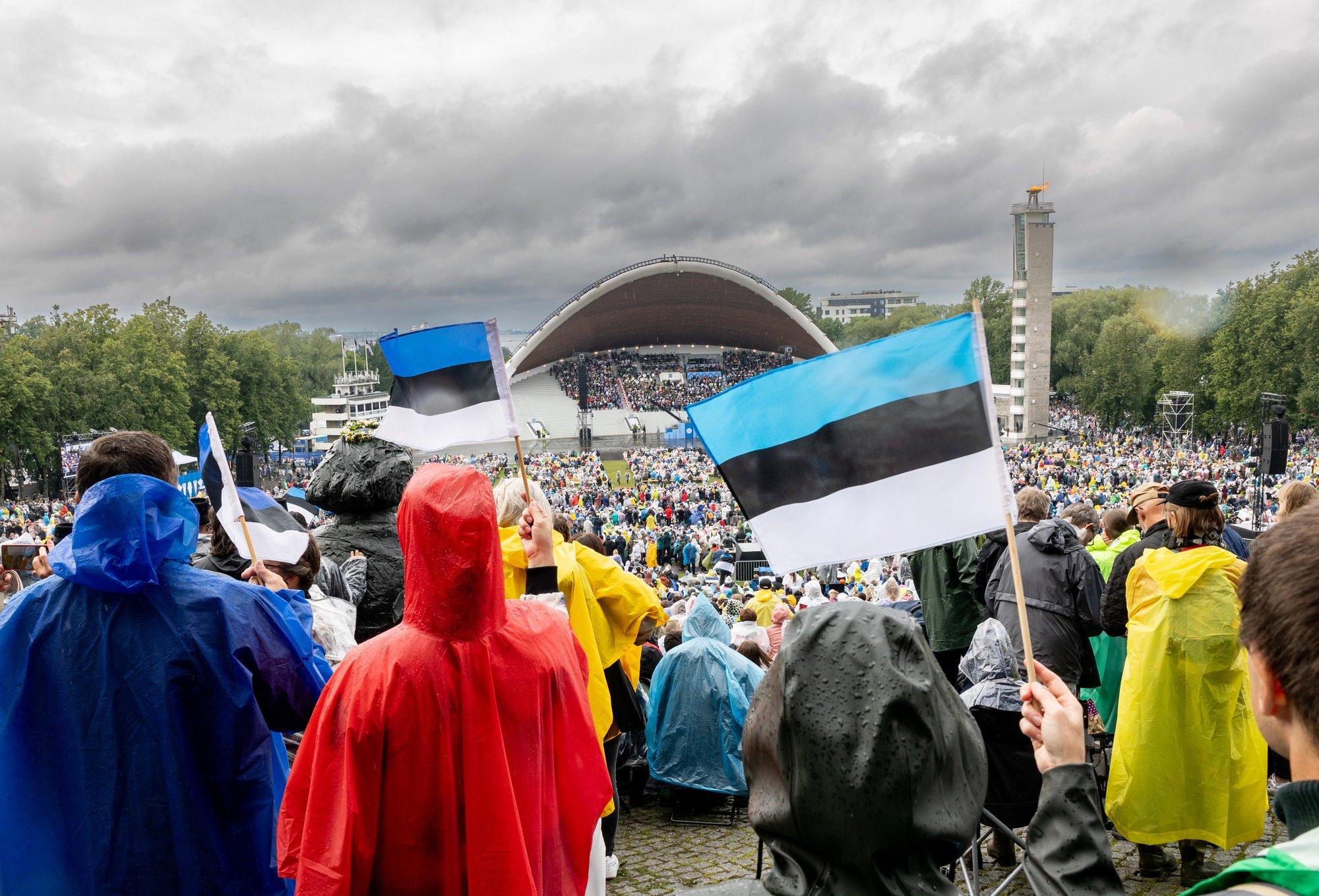 SUUR LUGU | Laulu- ja tantsupidu „Iseoma“ sujus suurepäraselt ning tõi hinge lootust ja armastust