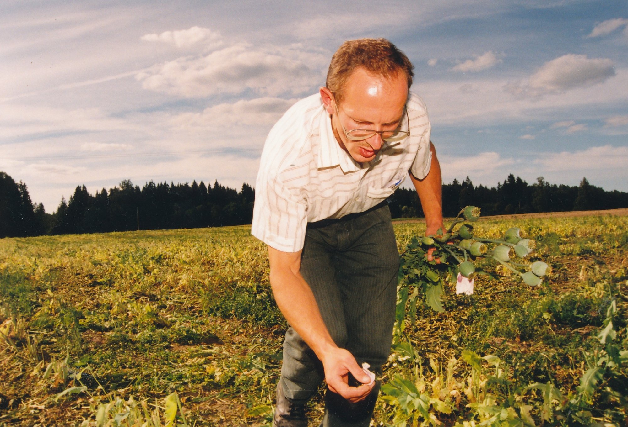 KAS MÄLETAD? Bensiini sai sentide eest, kütuseärimees tulistas politseid, moonipõld niideti maha, lotovõit läks juubelikingiks
