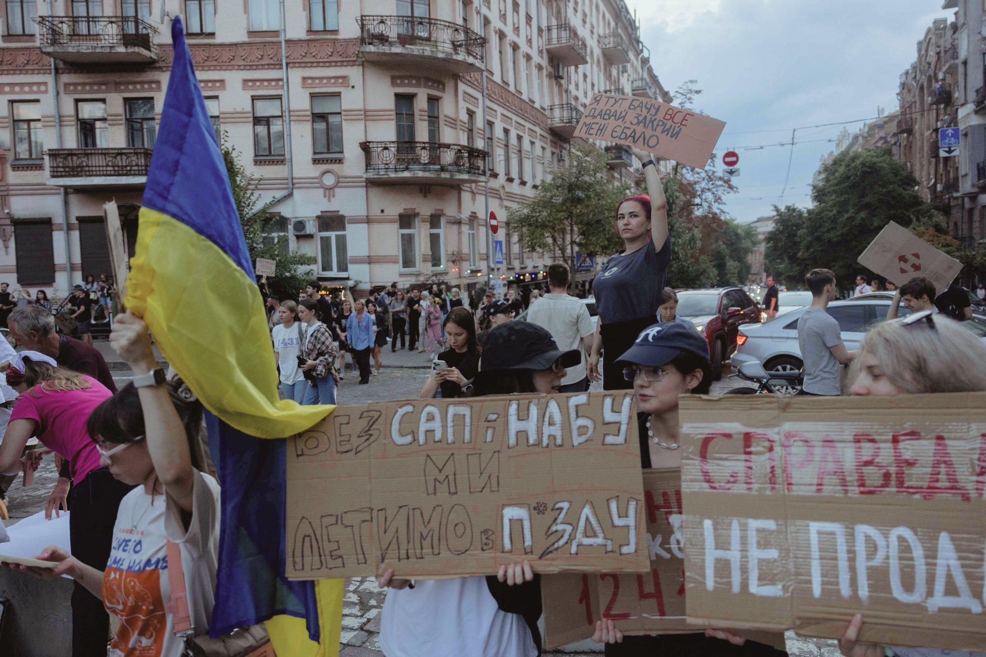 SÕJARAPORT | Teet Kalmus: Ukrainas tabas korruptsioonivastast võitlust ränk tagasilöök