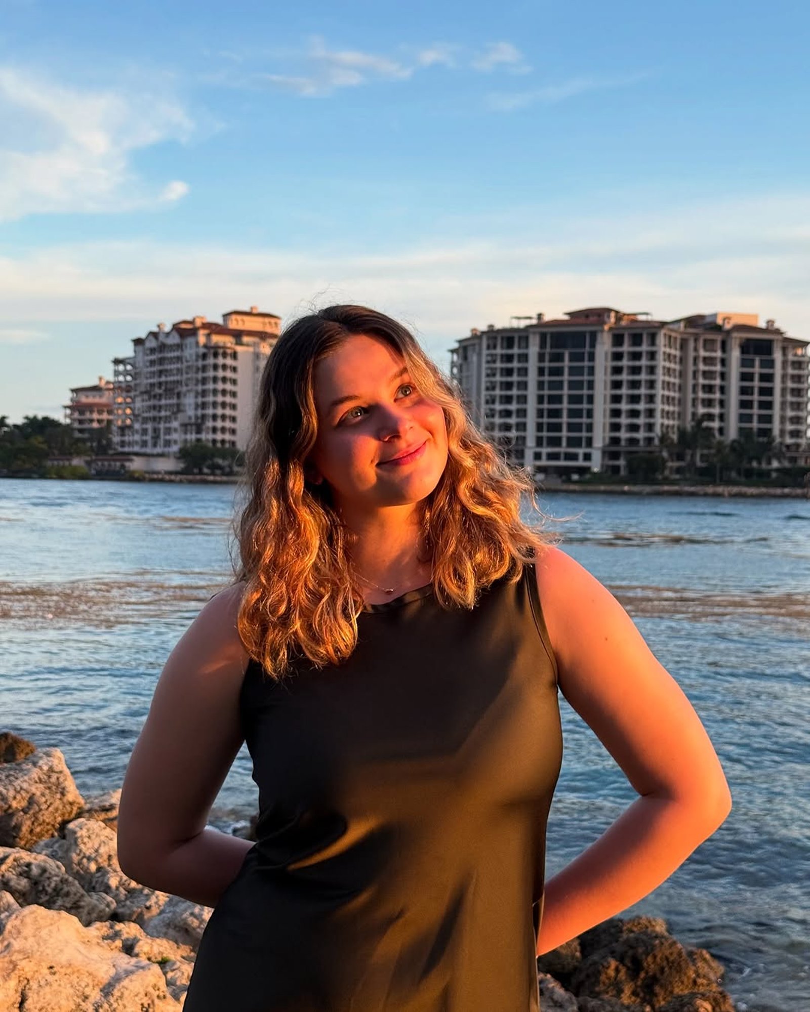 VÕRDLE | Blond on minevik! Miljonite jälgijatega sisulooja Kate Kulp muutis välimust