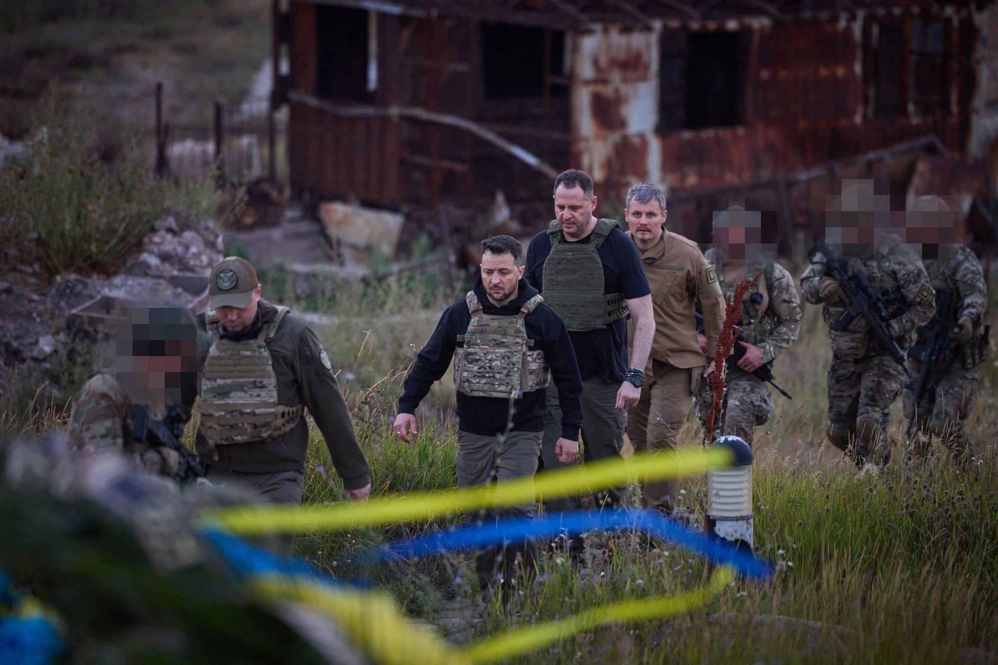 SÕJAPÄEVIK (1230. päev) | Zelenskõi mõjuvõimas nõunik kangutab populaarset luurejuhti