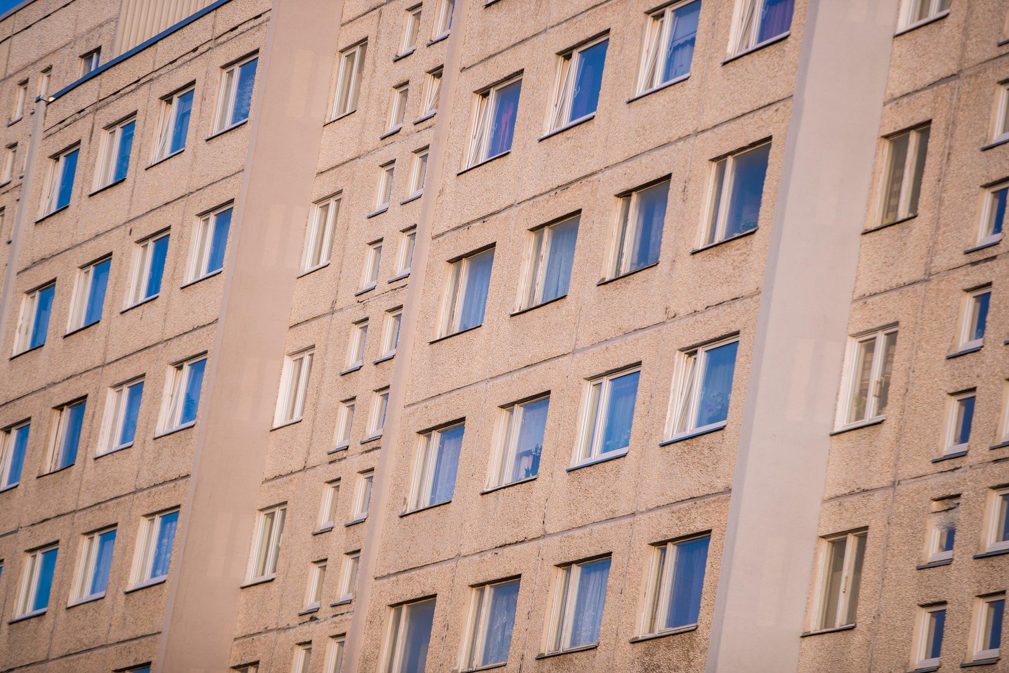 Lasnamäel oma elukaaslase surnuks tulistanud mees võeti vahi alla