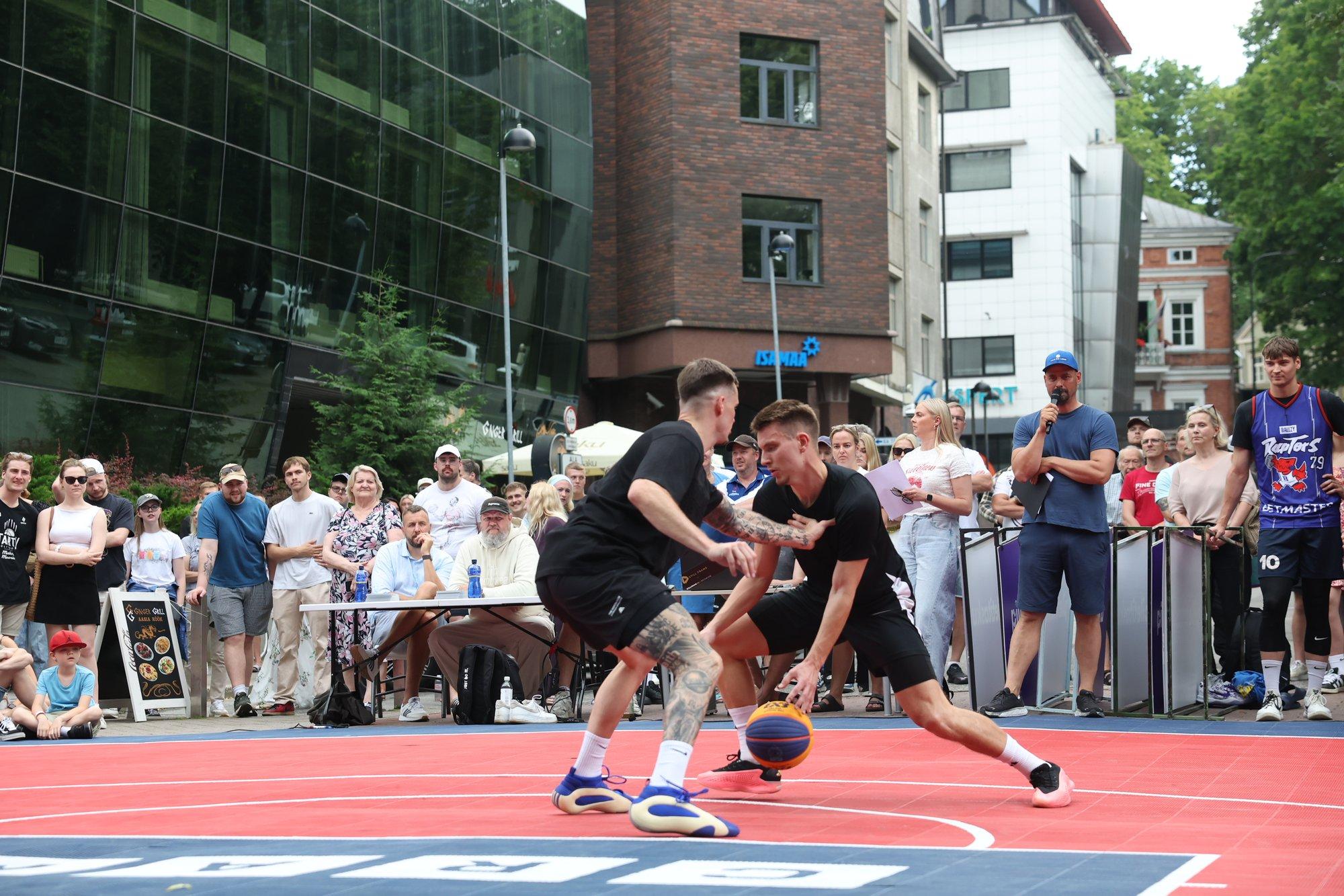 Ourensega käed löönud Carlos Jürgens: olen alati tahtnud Hispaanias mängida ja proovin seal kanna ukse vahele saada