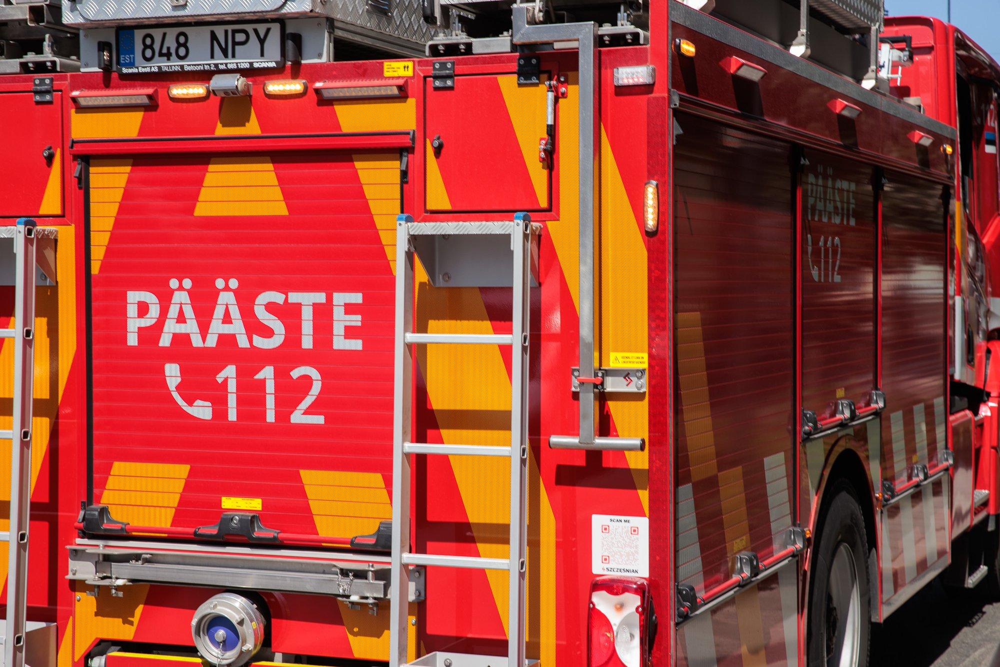 Lagedil põleb tööstushoone