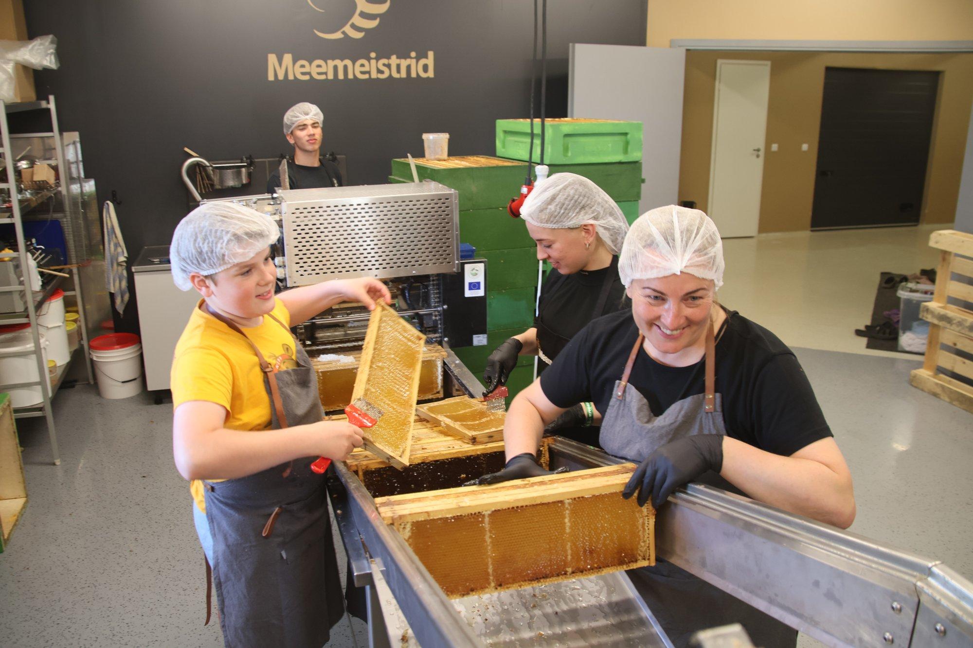 Meemeistrite talu perenaine Kristi Tarep: meetalust ära minnes peab kõht olema mett täis!