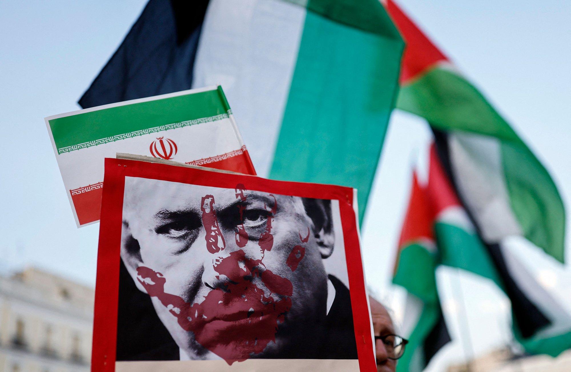 Ian Buruma: iraanlaste patriotism on tõusuteel! Juba Hitler näitas, et pommitamine ei muuda inimesi režiimivastasteks