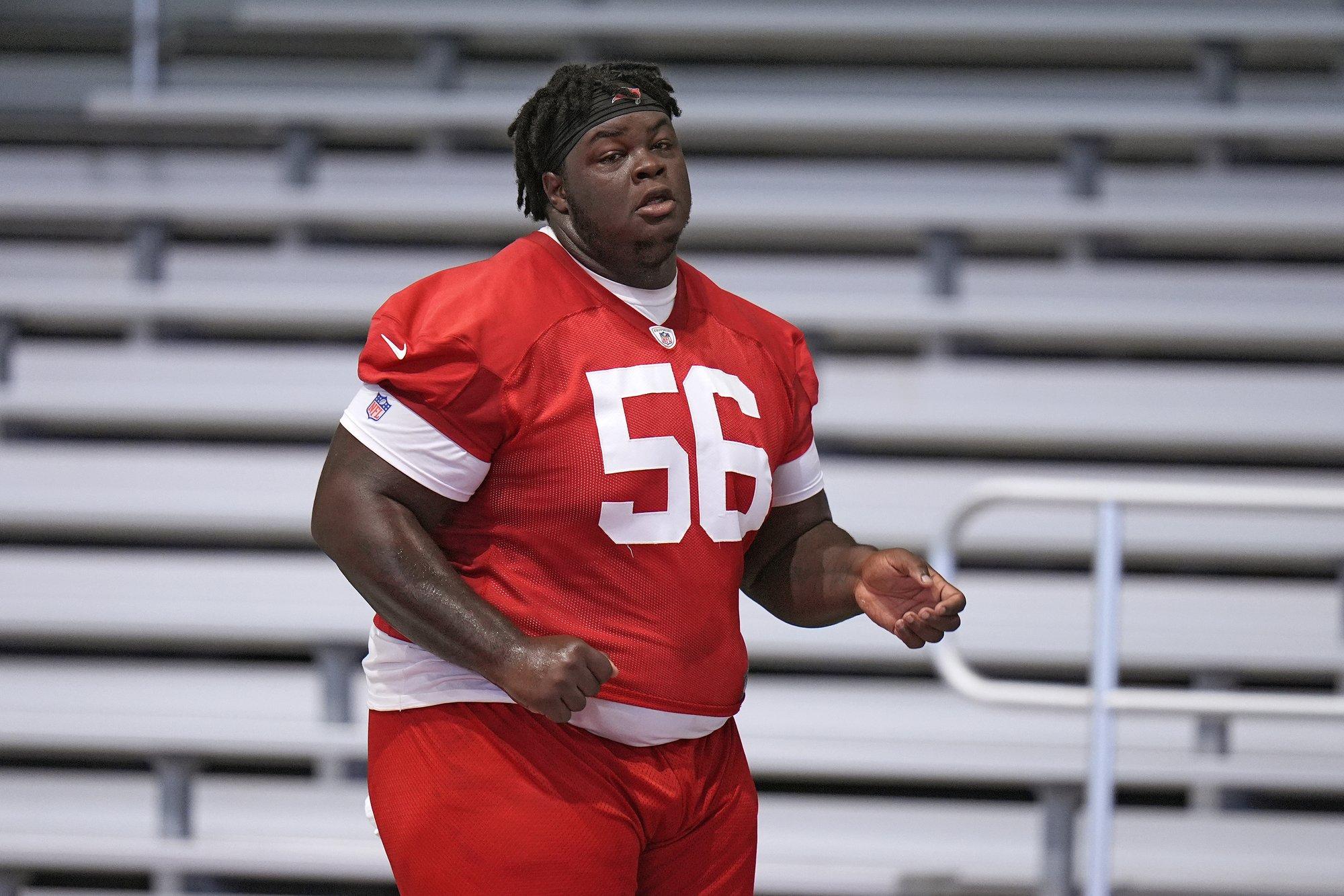 NFL-i ajaloo kõige raskem mängija pandi suure kehakaalu tõttu vigastatute nimekirja