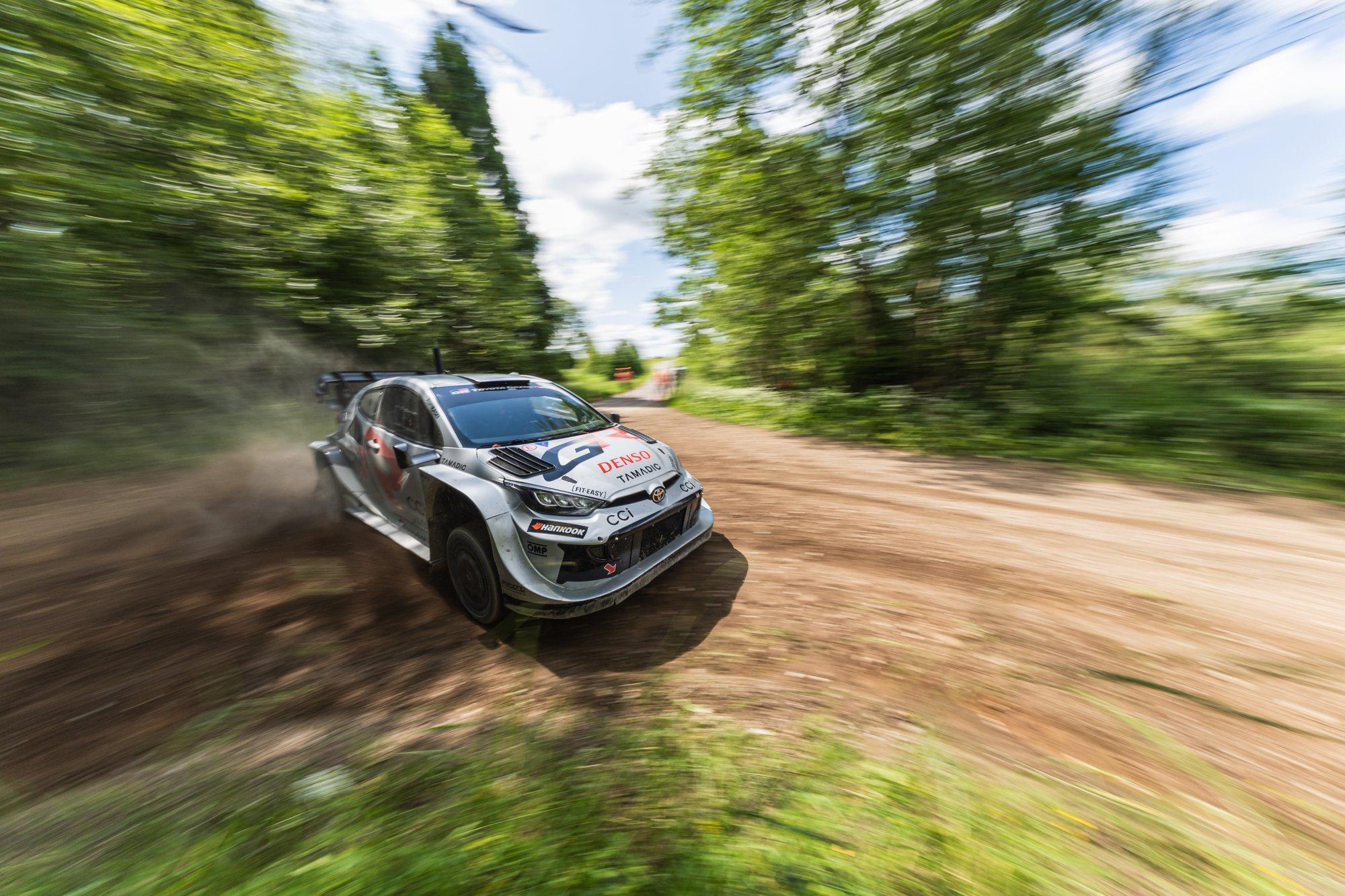 DELFI VIDEO | Rovanperä andis kuuma Eesti testil. Rehv läks nii Toyota kui ka Delfi ekipaažil