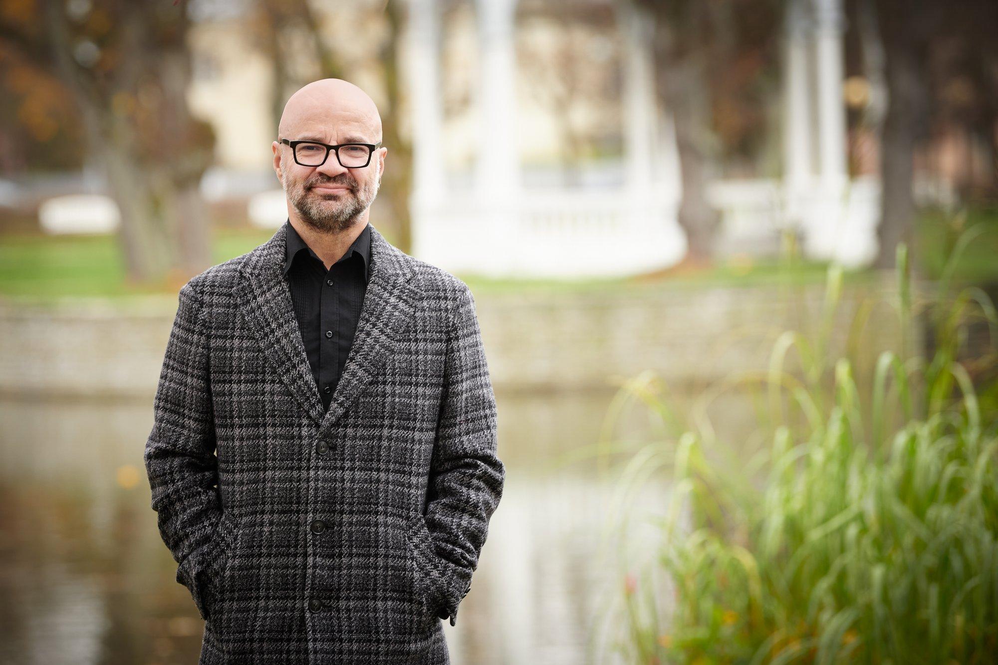 Mihkel Raua lapsed tulevad peagi Eestisse. Rokkarist kirjanik: lennuhirm ei ole süvenenud, aga piiriületamise hirm on küll