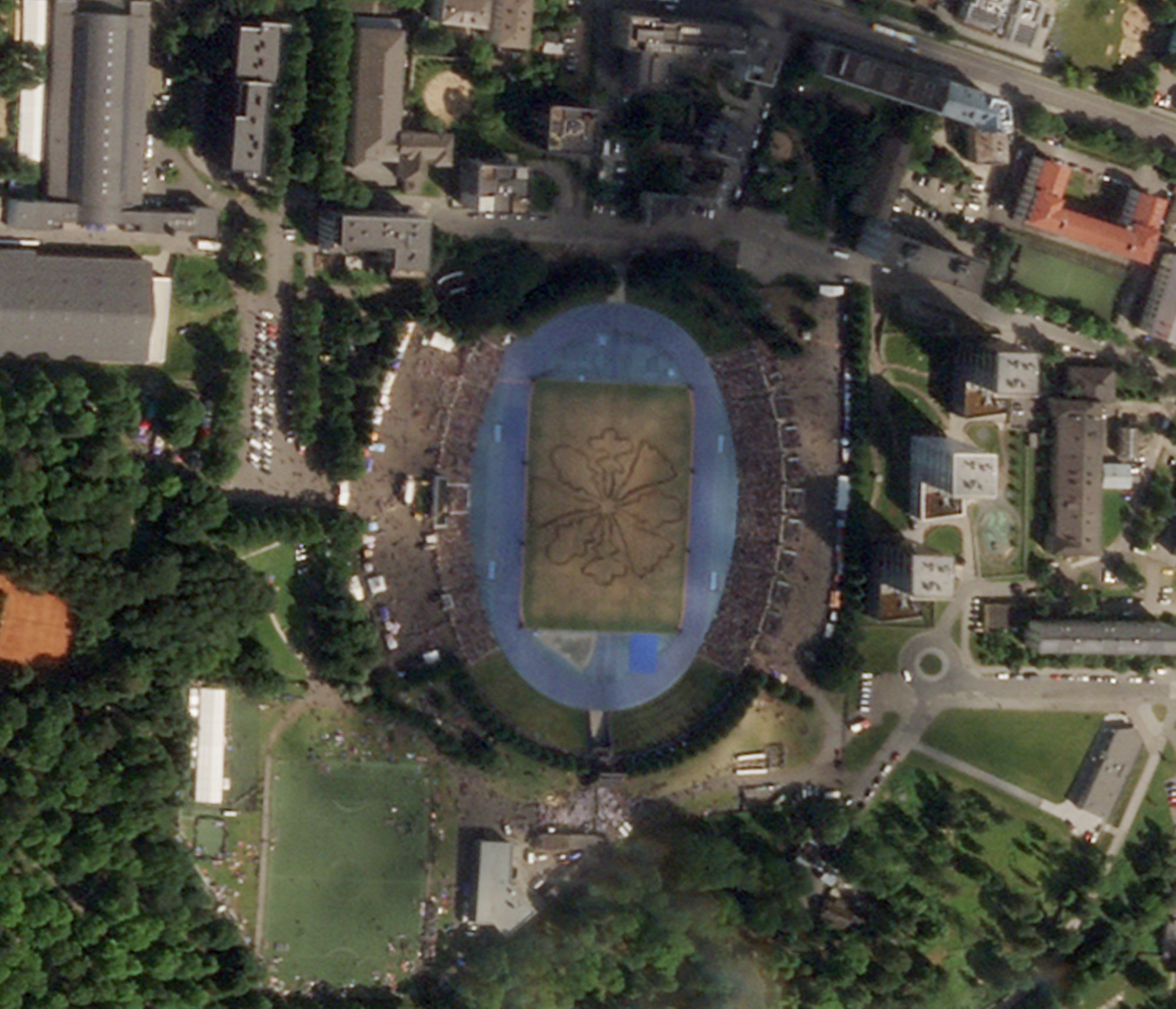 FLÄSH | Tantsupeo mustrid paistsid kosmosesse