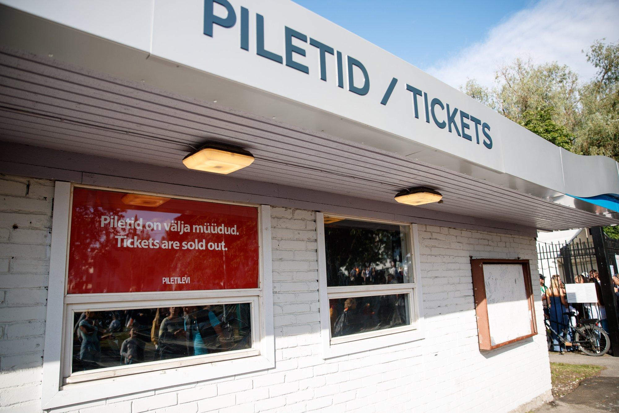 LUGEJA KÜSIB | Kuidas saab laulupeo piletit ümber vahetada?